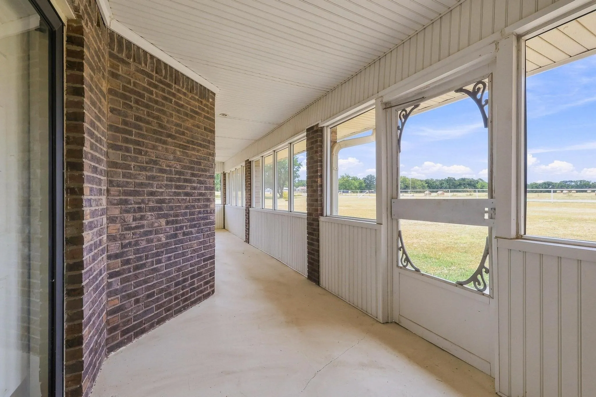Single Family Residence For Sale in Grayson County , 1625 Richerson Road, Denison, Texas 75021, 3 Bedroom, 2 Bathroom, 2 Garage spaces, 1,878 Sqft, built in 1999, mls#21368795, Real Estate Agent in Denison, Homes For Sale in Grayson county, Homes For Sale in Denison, Realtor in Denison Texas, Real Estate Brokerage Independent Realty Texas, Luminita Cordes Realtor