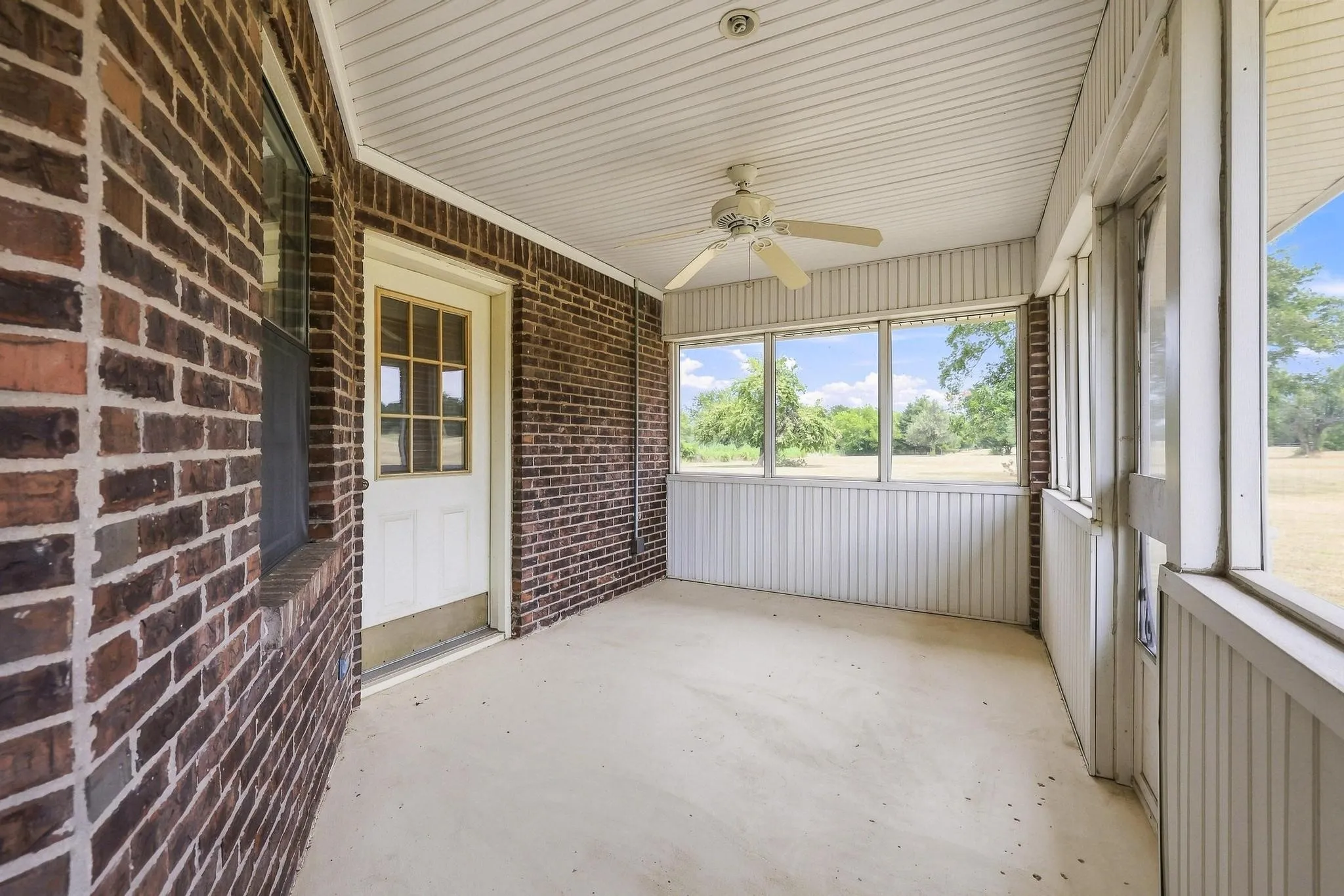Single Family Residence For Sale in Grayson County , 1625 Richerson Road, Denison, Texas 75021, 3 Bedroom, 2 Bathroom, 2 Garage spaces, 1,878 Sqft, built in 1999, mls#21368795, Real Estate Agent in Denison, Homes For Sale in Grayson county, Homes For Sale in Denison, Realtor in Denison Texas, Real Estate Brokerage Independent Realty Texas, Luminita Cordes Realtor