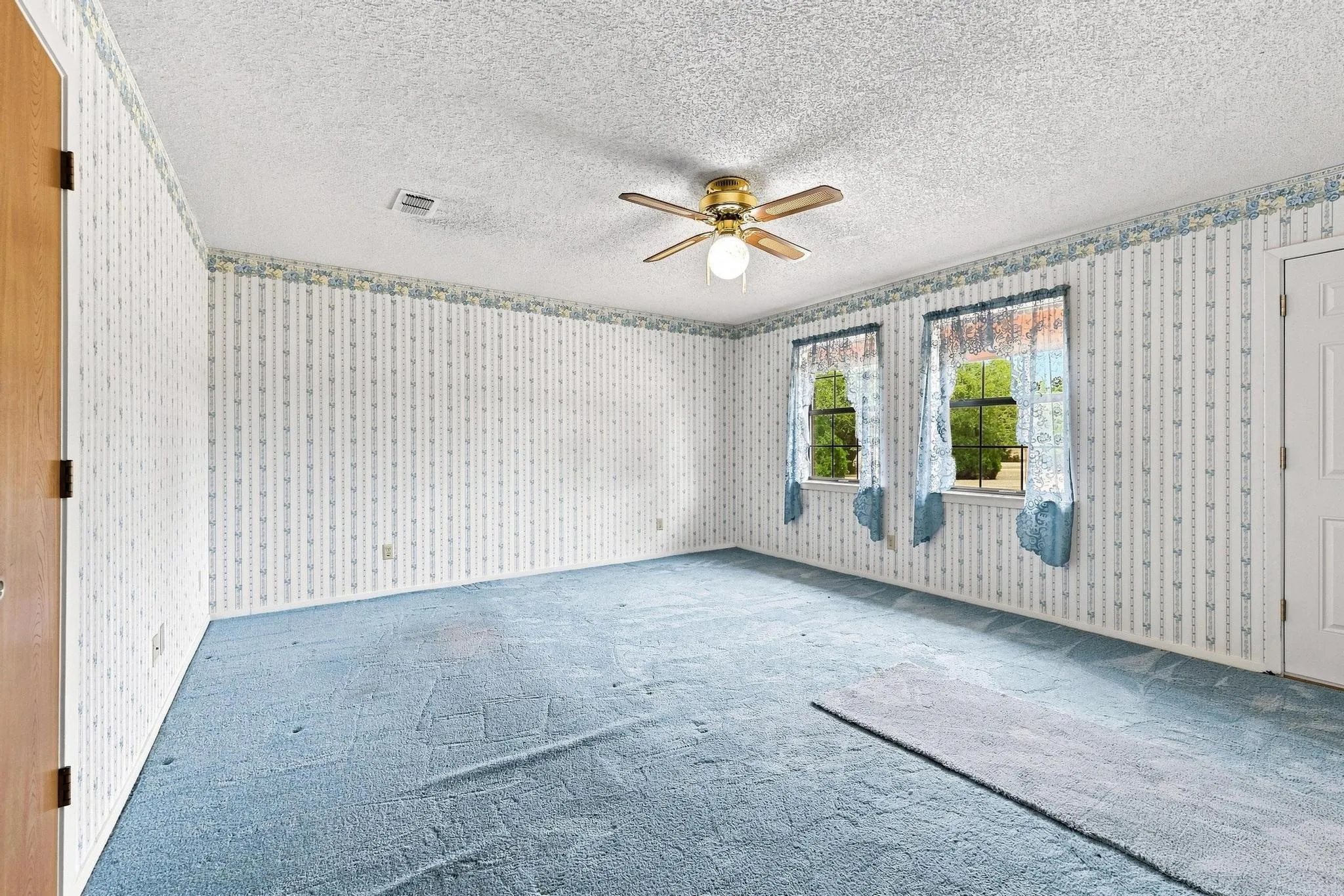 Single Family Residence For Sale in Grayson County , 1625 Richerson Road, Denison, Texas 75021, 3 Bedroom, 2 Bathroom, 2 Garage spaces, 1,878 Sqft, built in 1999, mls#21368795, Real Estate Agent in Denison, Homes For Sale in Grayson county, Homes For Sale in Denison, Realtor in Denison Texas, Real Estate Brokerage Independent Realty Texas, Luminita Cordes Realtor
