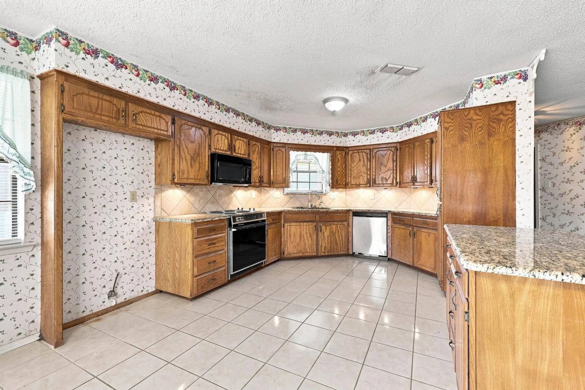 Single Family Residence For Sale in Grayson County , 1625 Richerson Road, Denison, Texas 75021, 3 Bedroom, 2 Bathroom, 2 Garage spaces, 1,878 Sqft, built in 1999, mls#21368795, Real Estate Agent in Denison, Homes For Sale in Grayson county, Homes For Sale in Denison, Realtor in Denison Texas, Real Estate Brokerage Independent Realty Texas, Luminita Cordes Realtor