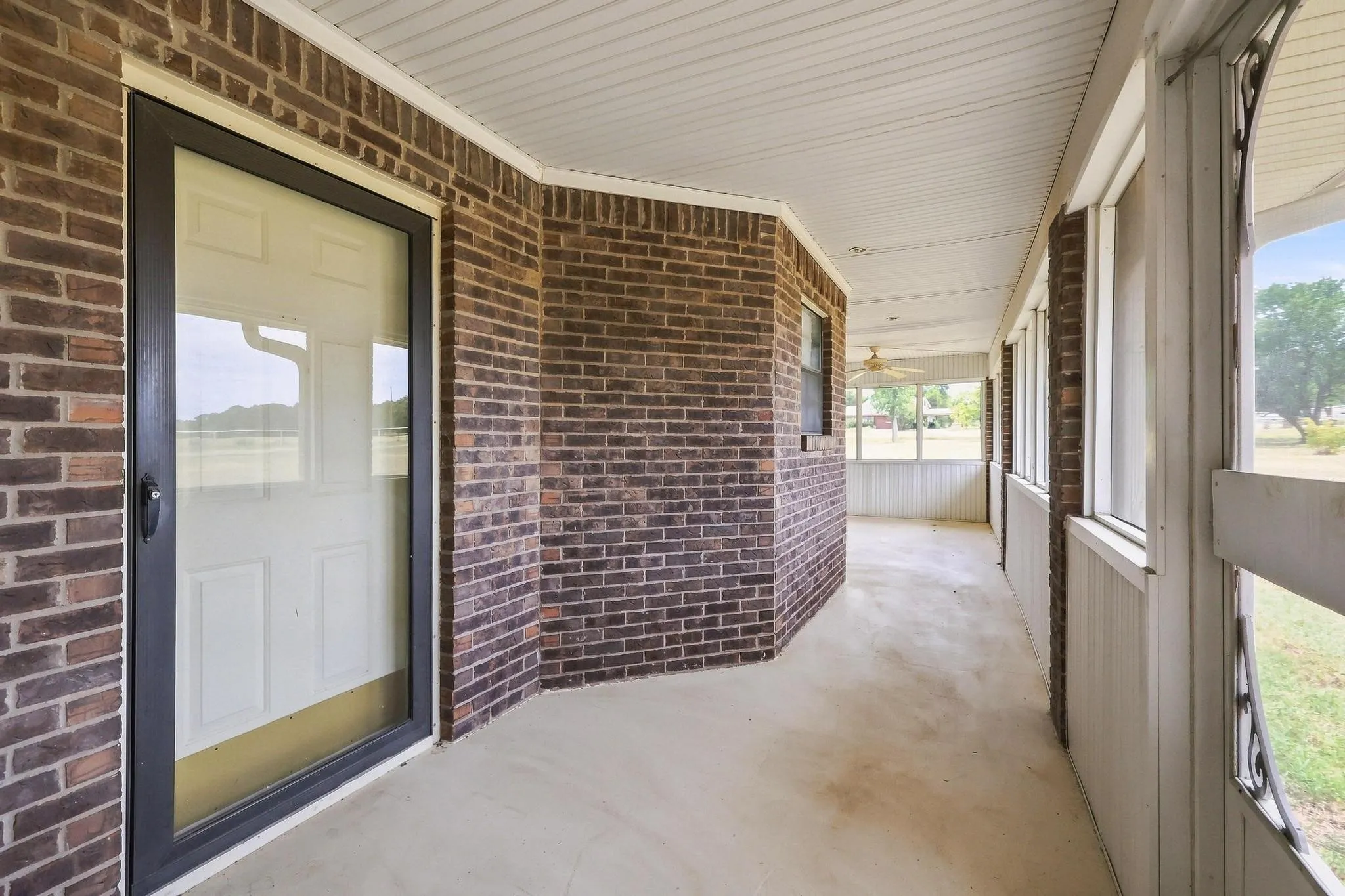 Single Family Residence For Sale in Grayson County , 1625 Richerson Road, Denison, Texas 75021, 3 Bedroom, 2 Bathroom, 2 Garage spaces, 1,878 Sqft, built in 1999, mls#21368795, Real Estate Agent in Denison, Homes For Sale in Grayson county, Homes For Sale in Denison, Realtor in Denison Texas, Real Estate Brokerage Independent Realty Texas, Luminita Cordes Realtor