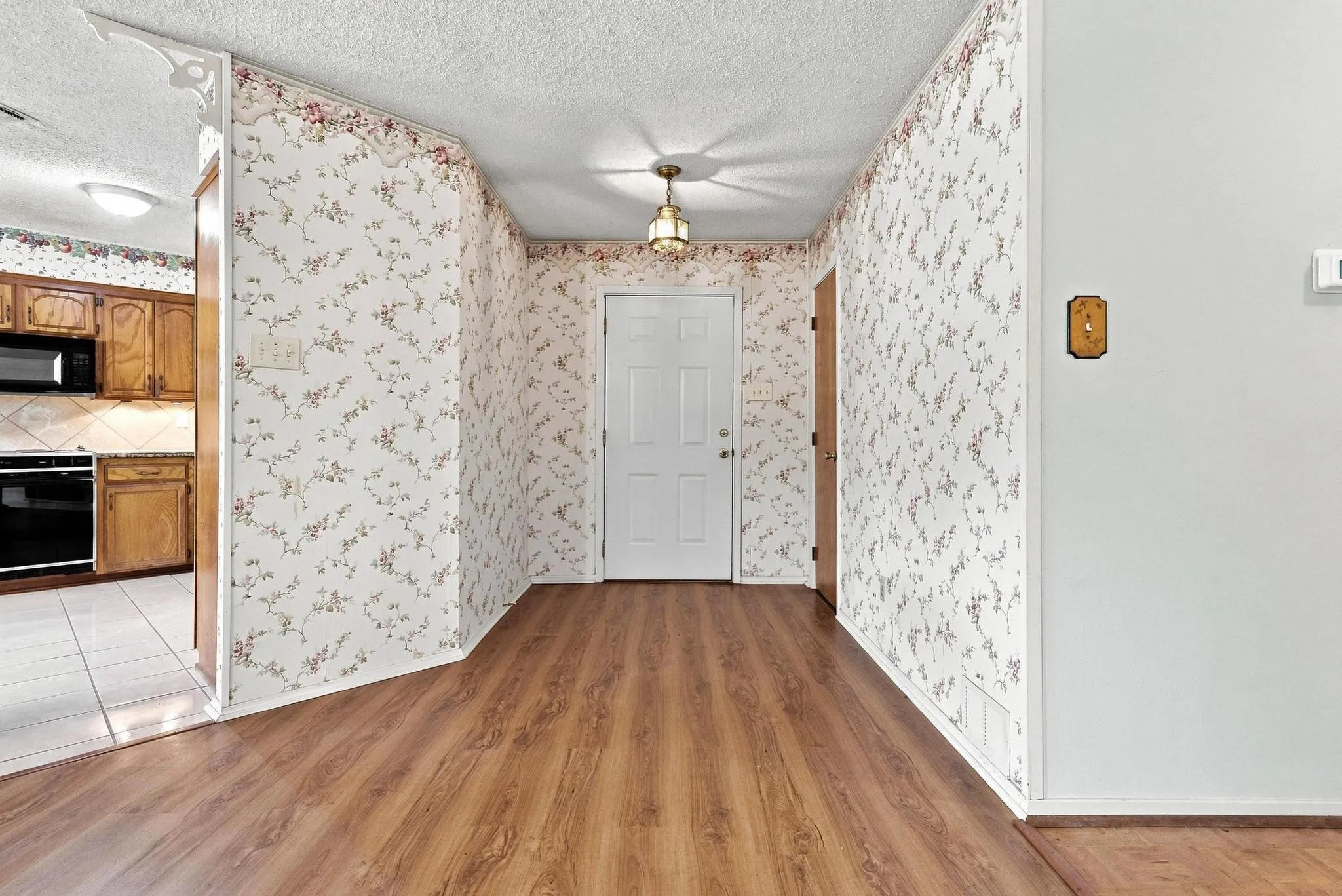 Single Family Residence For Sale in Grayson County , 1625 Richerson Road, Denison, Texas 75021, 3 Bedroom, 2 Bathroom, 2 Garage spaces, 1,878 Sqft, built in 1999, mls#21368795, Real Estate Agent in Denison, Homes For Sale in Grayson county, Homes For Sale in Denison, Realtor in Denison Texas, Real Estate Brokerage Independent Realty Texas, Luminita Cordes Realtor