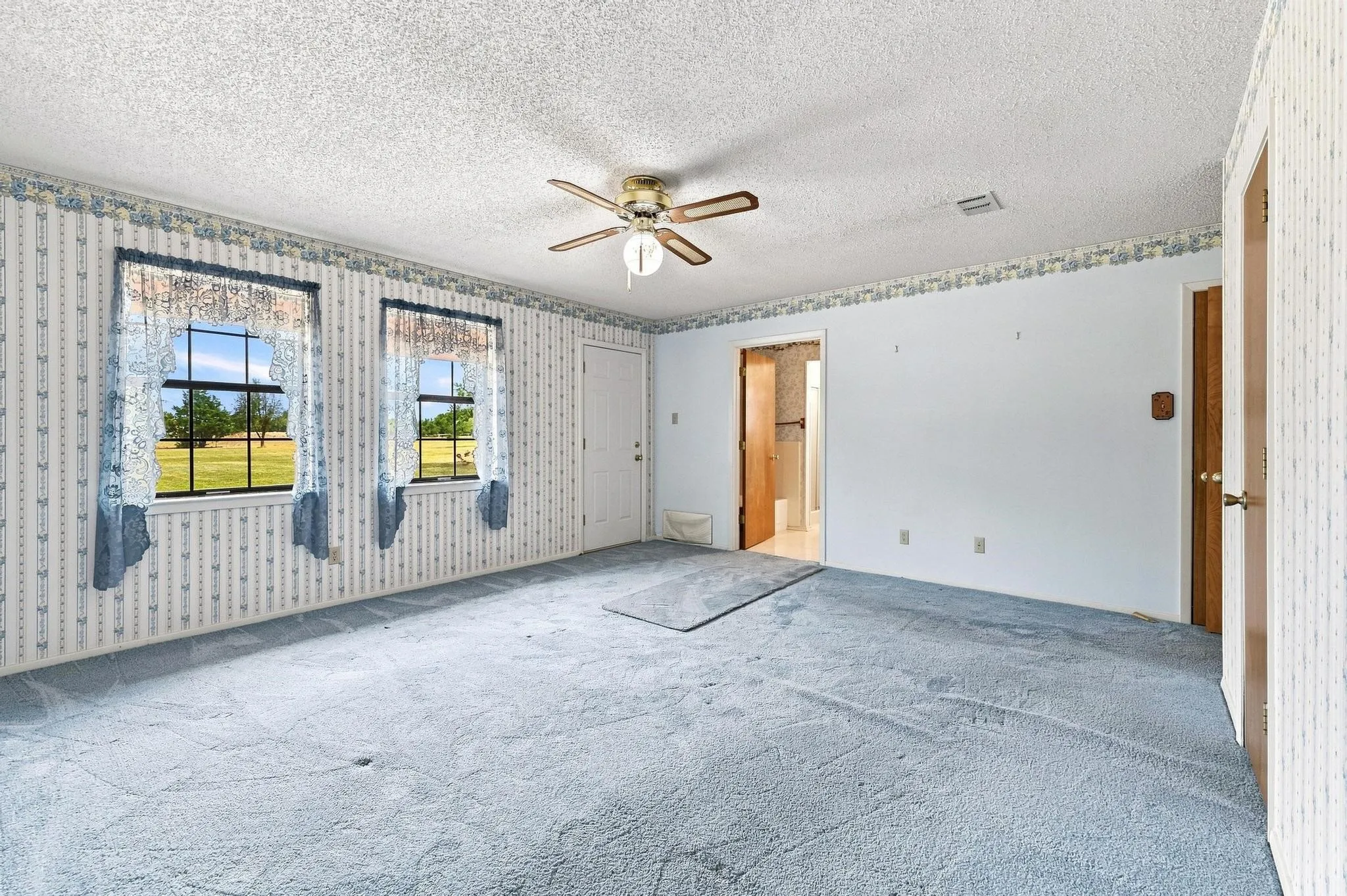 Single Family Residence For Sale in Grayson County , 1625 Richerson Road, Denison, Texas 75021, 3 Bedroom, 2 Bathroom, 2 Garage spaces, 1,878 Sqft, built in 1999, mls#21368795, Real Estate Agent in Denison, Homes For Sale in Grayson county, Homes For Sale in Denison, Realtor in Denison Texas, Real Estate Brokerage Independent Realty Texas, Luminita Cordes Realtor