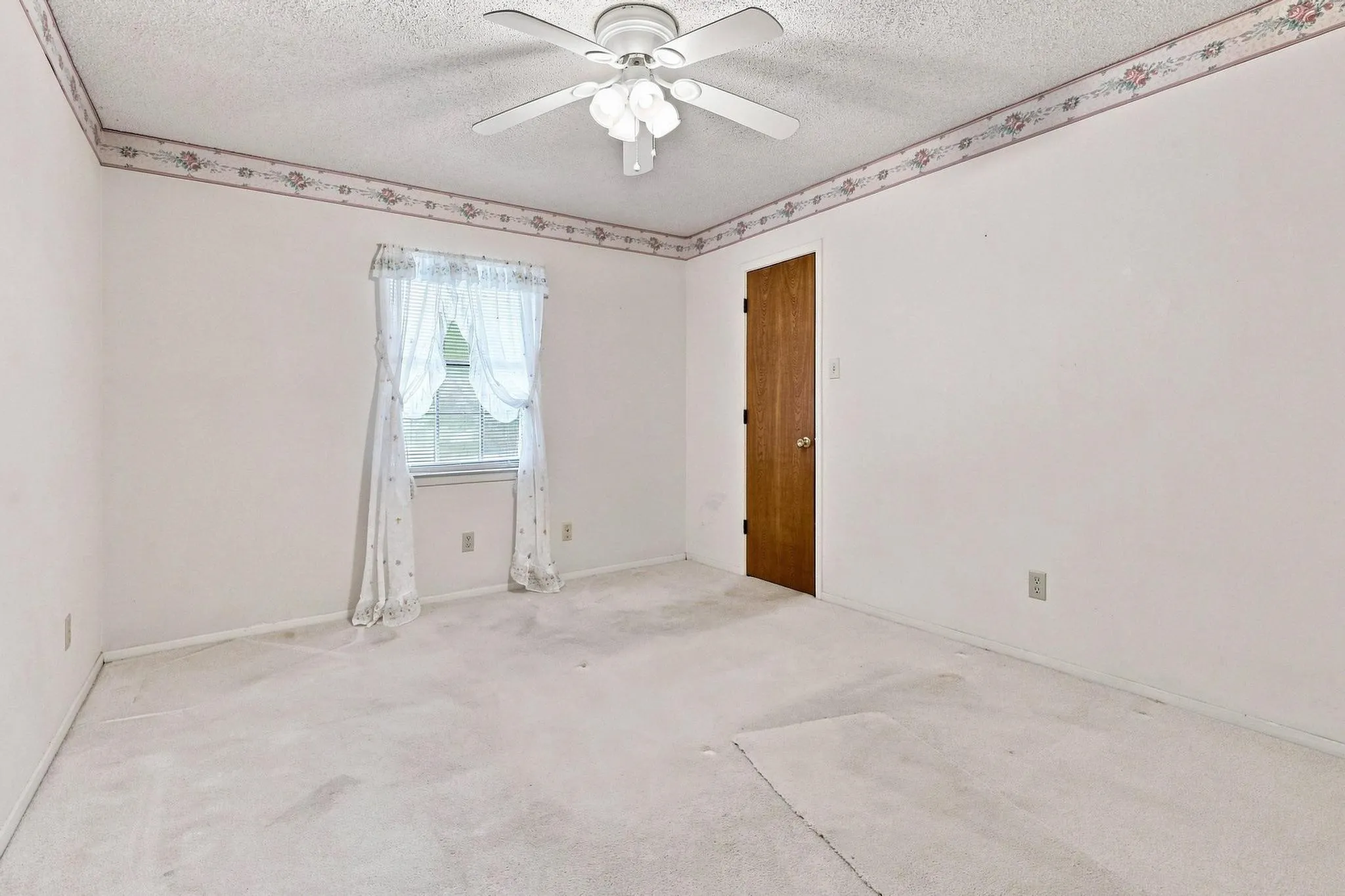 Single Family Residence For Sale in Grayson County , 1625 Richerson Road, Denison, Texas 75021, 3 Bedroom, 2 Bathroom, 2 Garage spaces, 1,878 Sqft, built in 1999, mls#21368795, Real Estate Agent in Denison, Homes For Sale in Grayson county, Homes For Sale in Denison, Realtor in Denison Texas, Real Estate Brokerage Independent Realty Texas, Luminita Cordes Realtor