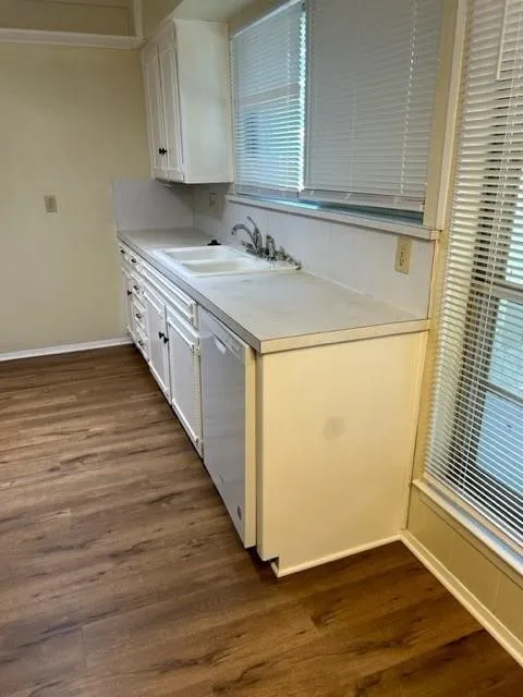 Single Family Residence For Rent in Denton County , 1226 Crescent Street, Denton, Texas 76201, 3 Bedroom, 2 Bathroom, 2 Garage spaces, 1,486 Sqft, built in 1976, mls#21368775, Real Estate Agent in Denton, Homes For Rent in Denton county, Homes For Rent in Denton, Realtor in Denton Texas, Real Estate Brokerage Independent Realty Texas, Luminita Cordes Realtor