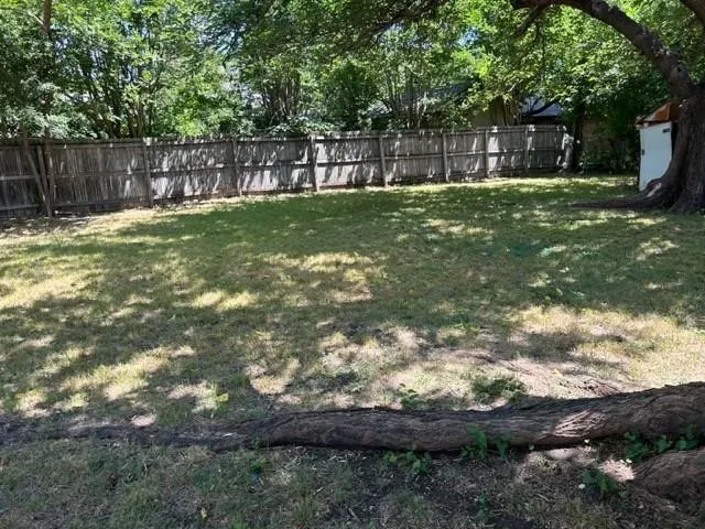 Single Family Residence For Rent in Denton County , 1226 Crescent Street, Denton, Texas 76201, 3 Bedroom, 2 Bathroom, 2 Garage spaces, 1,486 Sqft, built in 1976, mls#21368775, Real Estate Agent in Denton, Homes For Rent in Denton county, Homes For Rent in Denton, Realtor in Denton Texas, Real Estate Brokerage Independent Realty Texas, Luminita Cordes Realtor