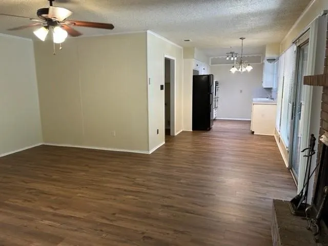 Single Family Residence For Rent in Denton County , 1226 Crescent Street, Denton, Texas 76201, 3 Bedroom, 2 Bathroom, 2 Garage spaces, 1,486 Sqft, built in 1976, mls#21368775, Real Estate Agent in Denton, Homes For Rent in Denton county, Homes For Rent in Denton, Realtor in Denton Texas, Real Estate Brokerage Independent Realty Texas, Luminita Cordes Realtor