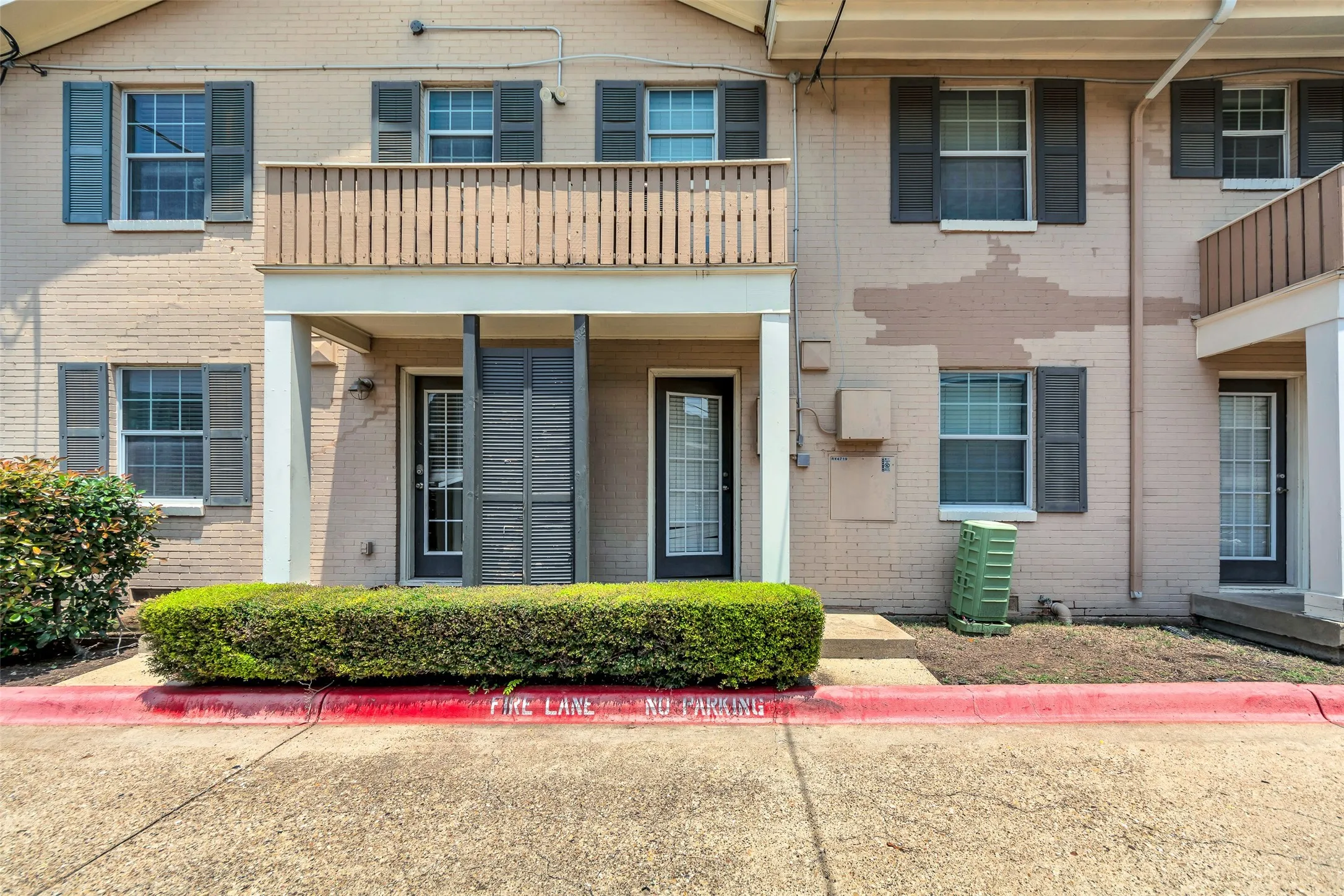 Condominium For Rent in Dallas County , 4721 Bradford Drive A, Dallas, Texas 75219, 2 Bedroom, 1 Bathroom, Garage spaces, 880 Sqft, built in 1955, mls#21368789, Real Estate Agent in Dallas, Homes For Rent in Dallas county, Homes For Rent in Dallas, Realtor in Dallas Texas, Real Estate Brokerage Independent Realty Texas, Luminita Cordes Realtor