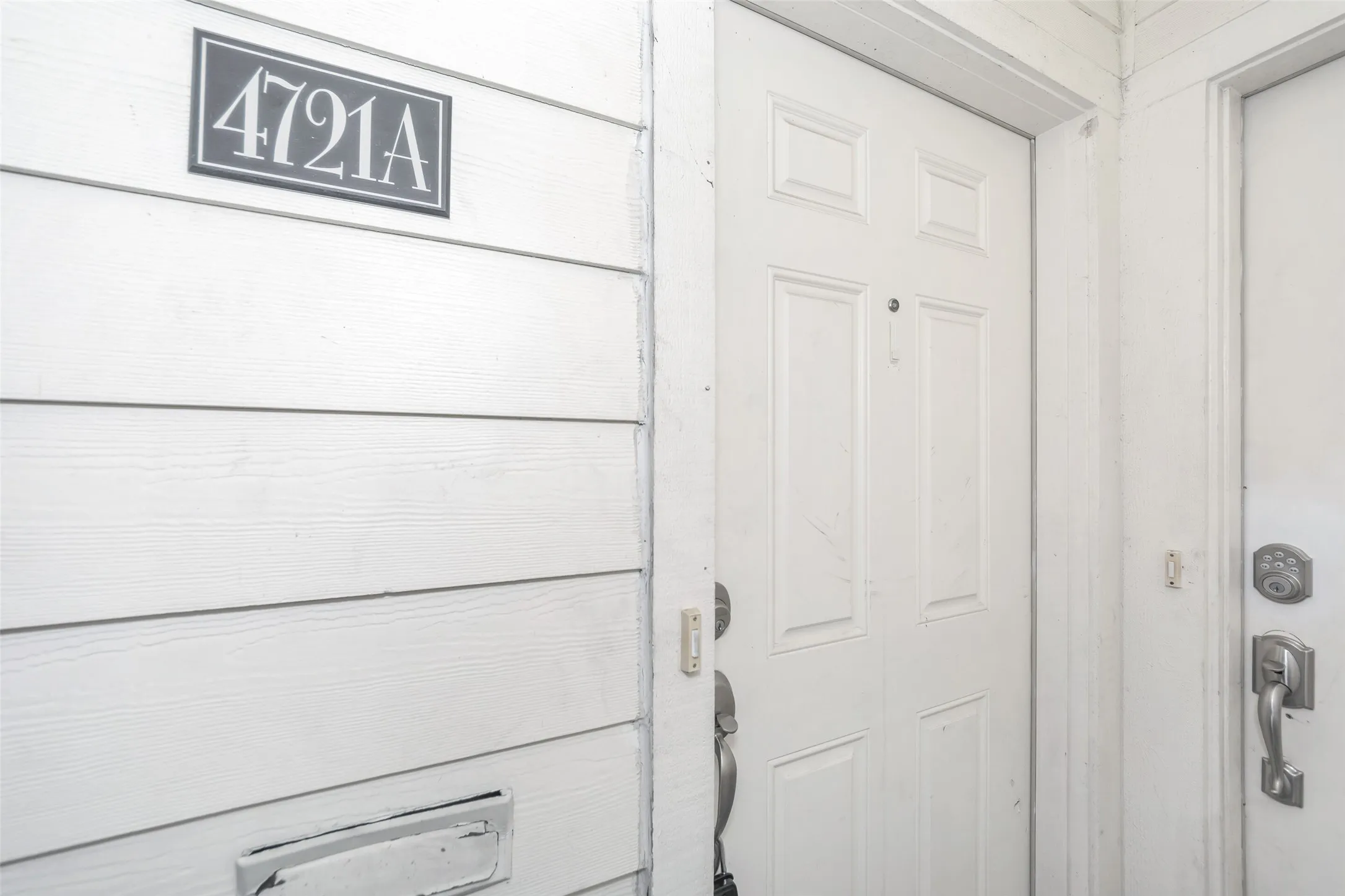 Condominium For Rent in Dallas County , 4721 Bradford Drive A, Dallas, Texas 75219, 2 Bedroom, 1 Bathroom, Garage spaces, 880 Sqft, built in 1955, mls#21368789, Real Estate Agent in Dallas, Homes For Rent in Dallas county, Homes For Rent in Dallas, Realtor in Dallas Texas, Real Estate Brokerage Independent Realty Texas, Luminita Cordes Realtor
