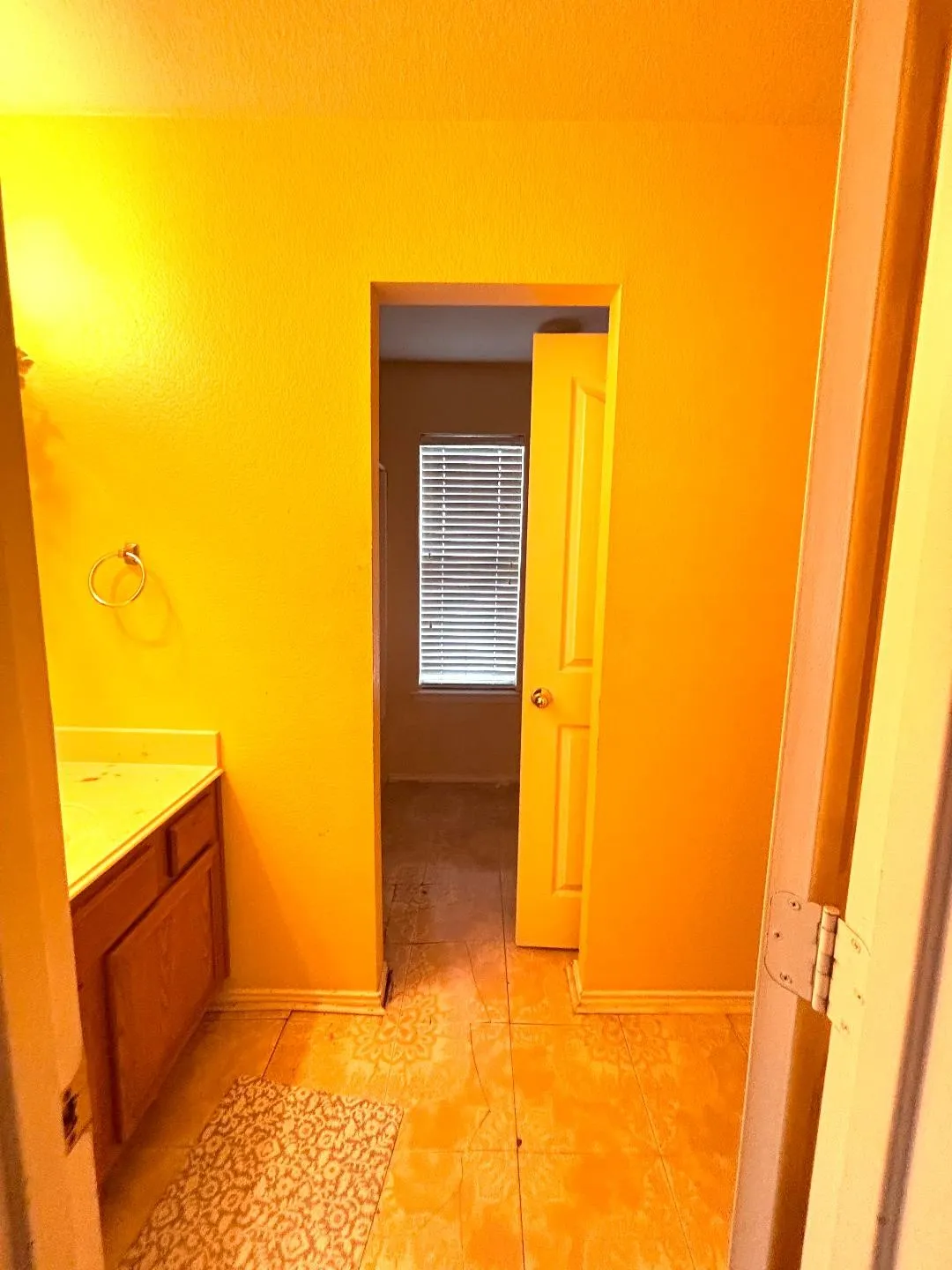 Secondary bathroom upstairs