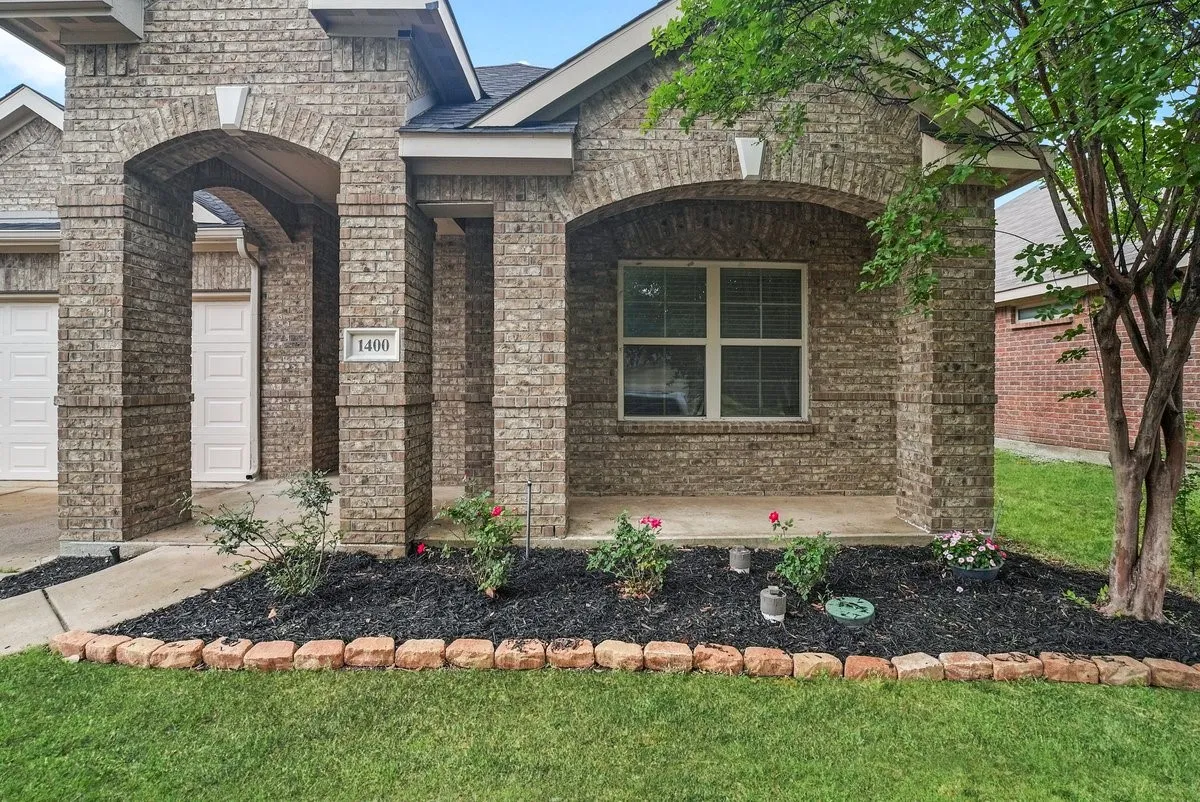 Single Family Residence For Sale in Denton County , 1400 Villa Paloma Boulevard, Little Elm, Texas 75068, 3 Bedroom, 2 Bathroom, 2 Garage spaces, 1,716 Sqft, built in 2012, mls#21368591, Real Estate Agent in Little Elm, Homes For Sale in Denton county, Homes For Sale in Little Elm, Realtor in Little Elm Texas, Real Estate Brokerage Independent Realty Texas, Luminita Cordes Realtor