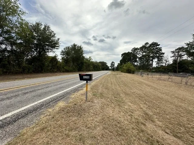 Single Family Residence For Sale in Wood County , 4395 S Fm 2869, Hawkins, Texas 75765, 4 Bedroom, 2 Bathroom, Garage spaces, 1,536 Sqft, built in 1940, mls#21368796, Real Estate Agent in Hawkins, Homes For Sale in Wood county, Homes For Sale in Hawkins, Realtor in Hawkins Texas, Real Estate Brokerage Independent Realty Texas, Luminita Cordes Realtor