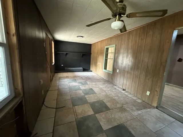 Single Family Residence For Sale in Wood County , 4395 S Fm 2869, Hawkins, Texas 75765, 4 Bedroom, 2 Bathroom, Garage spaces, 1,536 Sqft, built in 1940, mls#21368796, Real Estate Agent in Hawkins, Homes For Sale in Wood county, Homes For Sale in Hawkins, Realtor in Hawkins Texas, Real Estate Brokerage Independent Realty Texas, Luminita Cordes Realtor