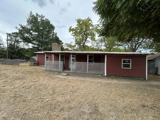 Single Family Residence For Sale in Wood County , 4395 S Fm 2869, Hawkins, Texas 75765, 4 Bedroom, 2 Bathroom, Garage spaces, 1,536 Sqft, built in 1940, mls#21368796, Real Estate Agent in Hawkins, Homes For Sale in Wood county, Homes For Sale in Hawkins, Realtor in Hawkins Texas, Real Estate Brokerage Independent Realty Texas, Luminita Cordes Realtor