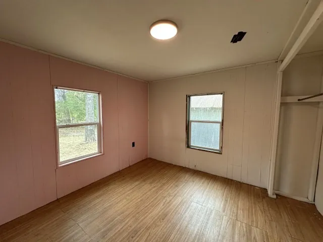 Single Family Residence For Sale in Wood County , 4395 S Fm 2869, Hawkins, Texas 75765, 4 Bedroom, 2 Bathroom, Garage spaces, 1,536 Sqft, built in 1940, mls#21368796, Real Estate Agent in Hawkins, Homes For Sale in Wood county, Homes For Sale in Hawkins, Realtor in Hawkins Texas, Real Estate Brokerage Independent Realty Texas, Luminita Cordes Realtor