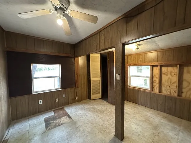Single Family Residence For Sale in Wood County , 4395 S Fm 2869, Hawkins, Texas 75765, 4 Bedroom, 2 Bathroom, Garage spaces, 1,536 Sqft, built in 1940, mls#21368796, Real Estate Agent in Hawkins, Homes For Sale in Wood county, Homes For Sale in Hawkins, Realtor in Hawkins Texas, Real Estate Brokerage Independent Realty Texas, Luminita Cordes Realtor