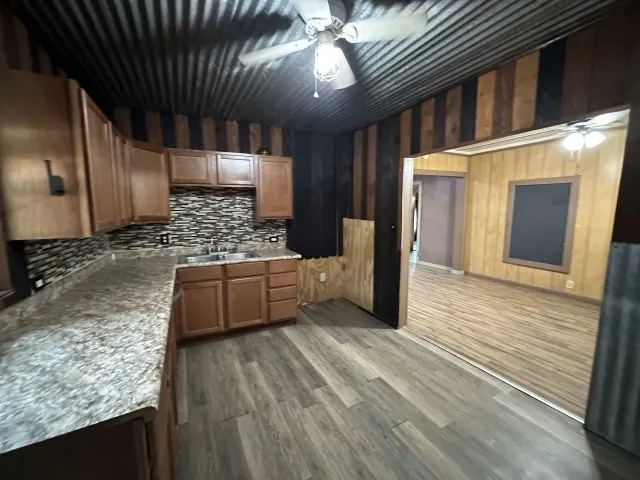 Single Family Residence For Sale in Wood County , 4395 S Fm 2869, Hawkins, Texas 75765, 4 Bedroom, 2 Bathroom, Garage spaces, 1,536 Sqft, built in 1940, mls#21368796, Real Estate Agent in Hawkins, Homes For Sale in Wood county, Homes For Sale in Hawkins, Realtor in Hawkins Texas, Real Estate Brokerage Independent Realty Texas, Luminita Cordes Realtor