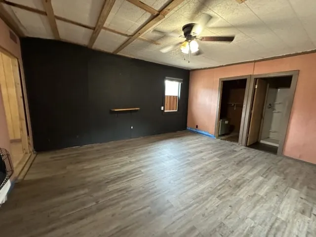 Single Family Residence For Sale in Wood County , 4395 S Fm 2869, Hawkins, Texas 75765, 4 Bedroom, 2 Bathroom, Garage spaces, 1,536 Sqft, built in 1940, mls#21368796, Real Estate Agent in Hawkins, Homes For Sale in Wood county, Homes For Sale in Hawkins, Realtor in Hawkins Texas, Real Estate Brokerage Independent Realty Texas, Luminita Cordes Realtor