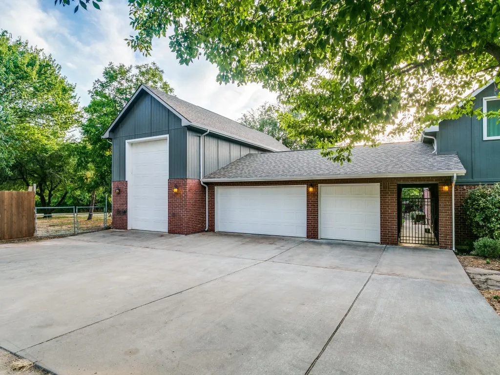 Single Family Residence For Sale in Denton County , 6705 Orchard Drive, Flower Mound, Texas 75022, 4 Bedroom, 3 Bathroom, 6 Garage spaces, 3,013 Sqft, built in 1991, mls#21368811, Real Estate Agent in Flower Mound, Homes For Sale in Denton county, Homes For Sale in Flower Mound, Realtor in Flower Mound Texas, Real Estate Brokerage Independent Realty Texas, Luminita Cordes Realtor