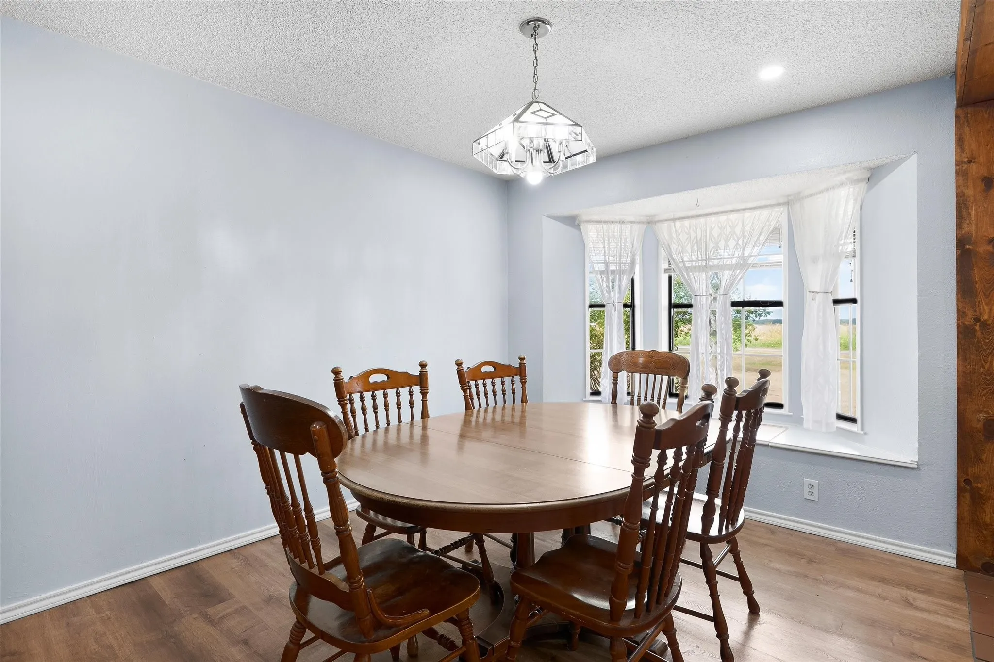 Single Family Residence For Sale in Hunt County , 6006 County Road 4604, Commerce, Texas 75428, 3 Bedroom, 3 Bathroom, 2 Garage spaces, 1,740 Sqft, built in 1992, mls#21368814, Real Estate Agent in Commerce, Homes For Sale in Hunt county, Homes For Sale in Commerce, Realtor in Commerce Texas, Real Estate Brokerage Independent Realty Texas, Luminita Cordes Realtor
