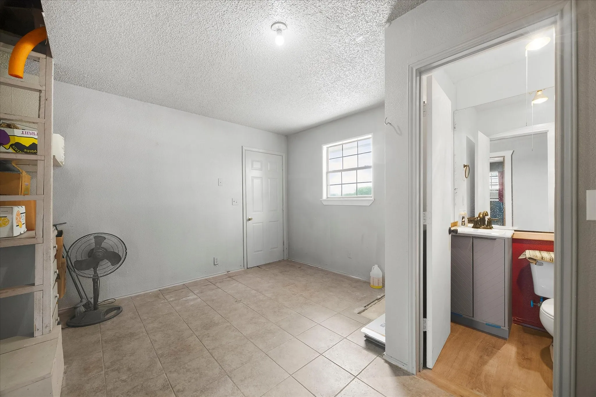 Single Family Residence For Sale in Hunt County , 6006 County Road 4604, Commerce, Texas 75428, 3 Bedroom, 3 Bathroom, 2 Garage spaces, 1,740 Sqft, built in 1992, mls#21368814, Real Estate Agent in Commerce, Homes For Sale in Hunt county, Homes For Sale in Commerce, Realtor in Commerce Texas, Real Estate Brokerage Independent Realty Texas, Luminita Cordes Realtor