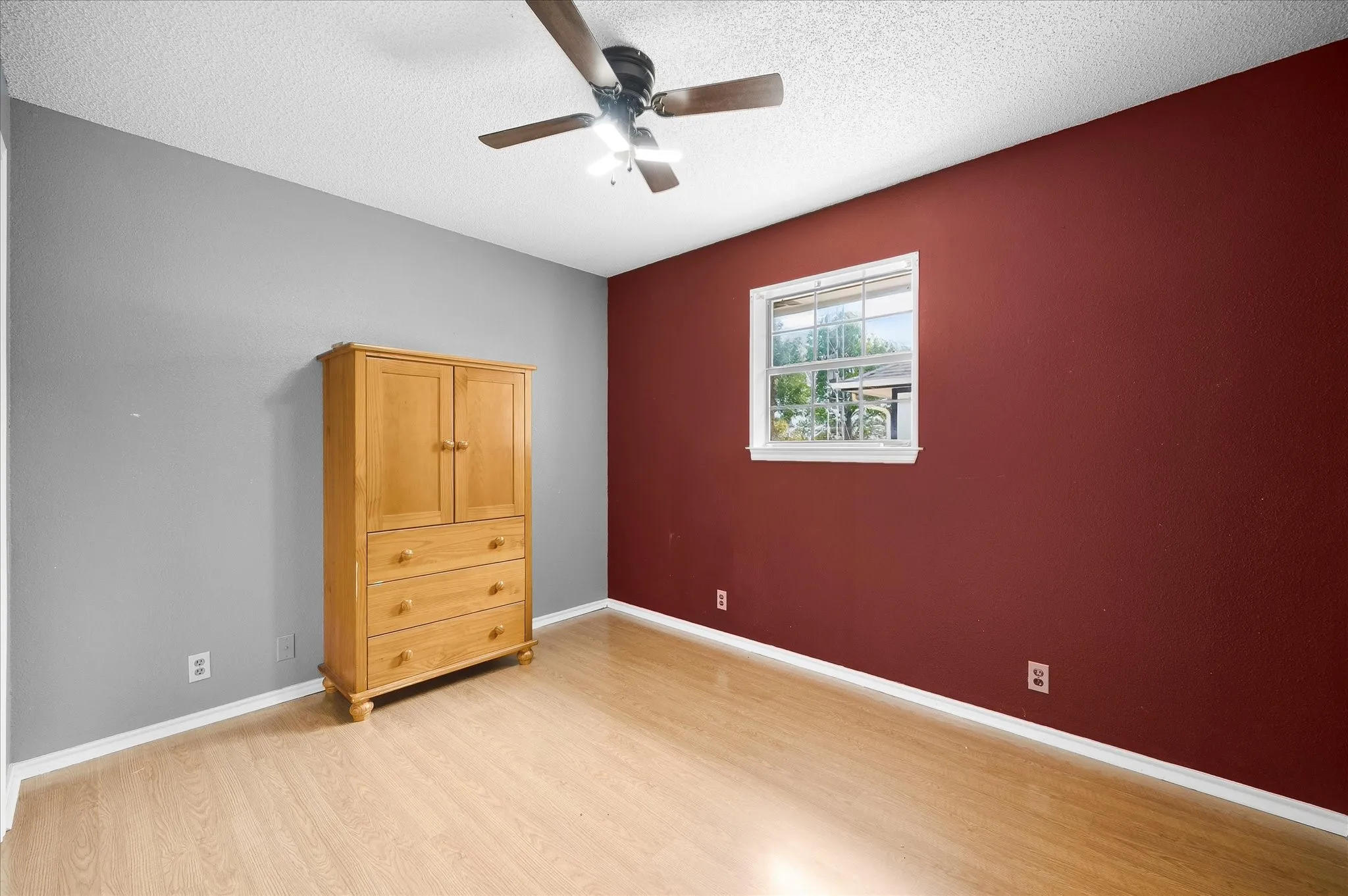 Single Family Residence For Sale in Hunt County , 6006 County Road 4604, Commerce, Texas 75428, 3 Bedroom, 3 Bathroom, 2 Garage spaces, 1,740 Sqft, built in 1992, mls#21368814, Real Estate Agent in Commerce, Homes For Sale in Hunt county, Homes For Sale in Commerce, Realtor in Commerce Texas, Real Estate Brokerage Independent Realty Texas, Luminita Cordes Realtor