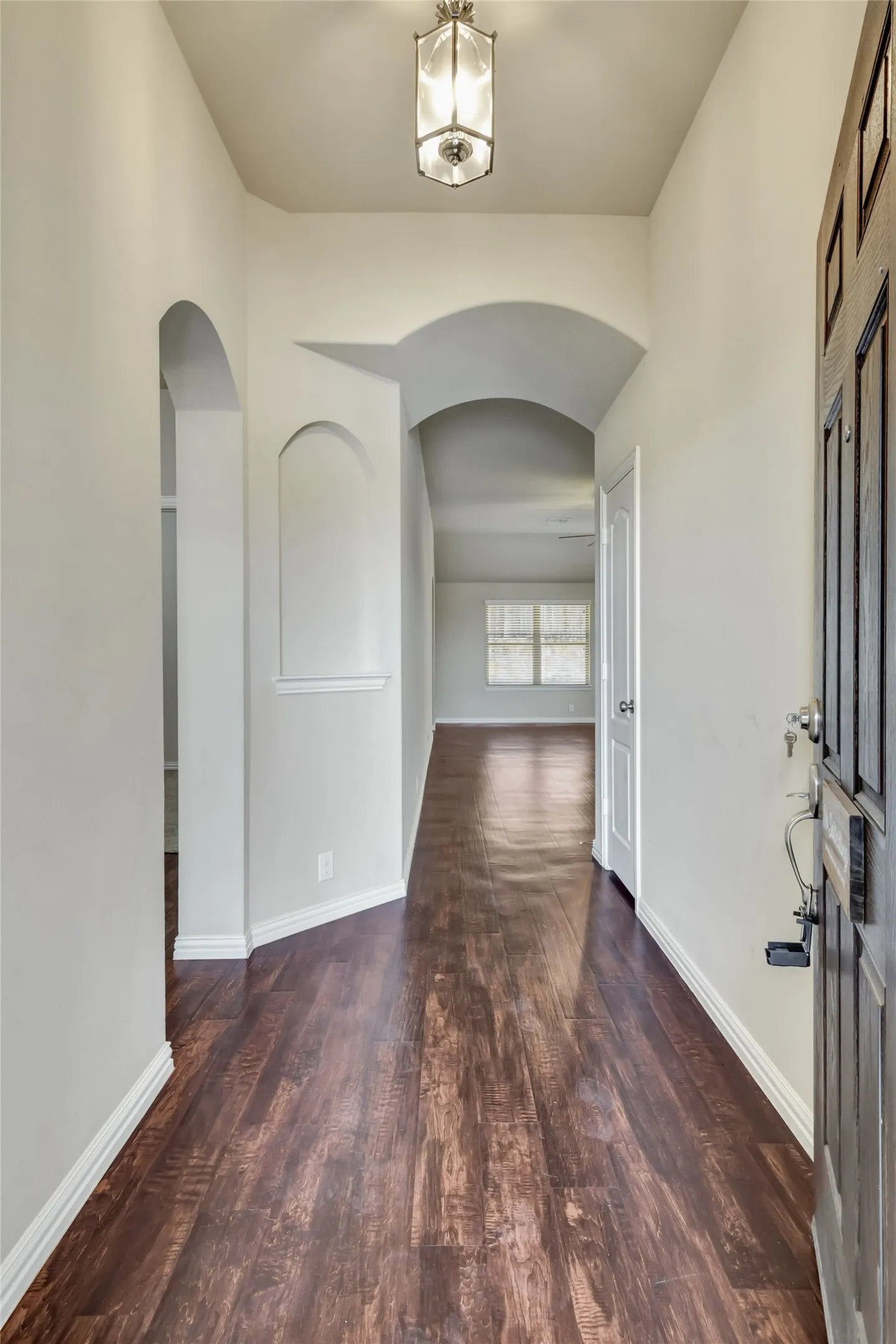 Single Family Residence For Rent in Tarrant County , 4936 Lemon Grove Drive, Fort Worth, Texas 76135, 3 Bedroom, 2 Bathroom, 2 Garage spaces, 1,670 Sqft, built in 2015, mls#21368822, Real Estate Agent in Fort Worth, Homes For Rent in Tarrant county, Homes For Rent in Fort Worth, Realtor in Fort Worth Texas, Real Estate Brokerage Independent Realty Texas, Luminita Cordes Realtor