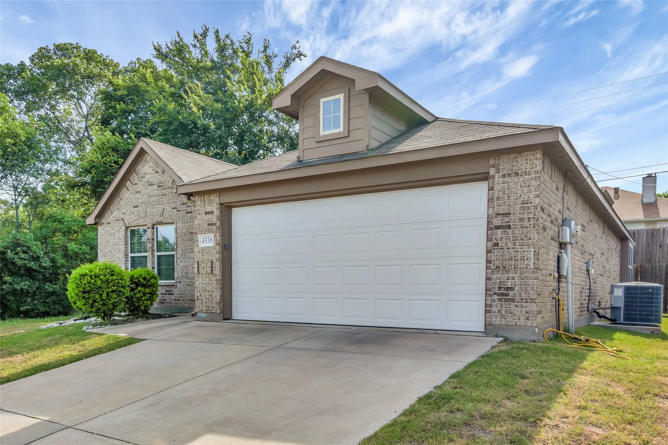 Single Family Residence For Rent in Tarrant County , 4936 Lemon Grove Drive, Fort Worth, Texas 76135, 3 Bedroom, 2 Bathroom, 2 Garage spaces, 1,670 Sqft, built in 2015, mls#21368822, Real Estate Agent in Fort Worth, Homes For Rent in Tarrant county, Homes For Rent in Fort Worth, Realtor in Fort Worth Texas, Real Estate Brokerage Independent Realty Texas, Luminita Cordes Realtor