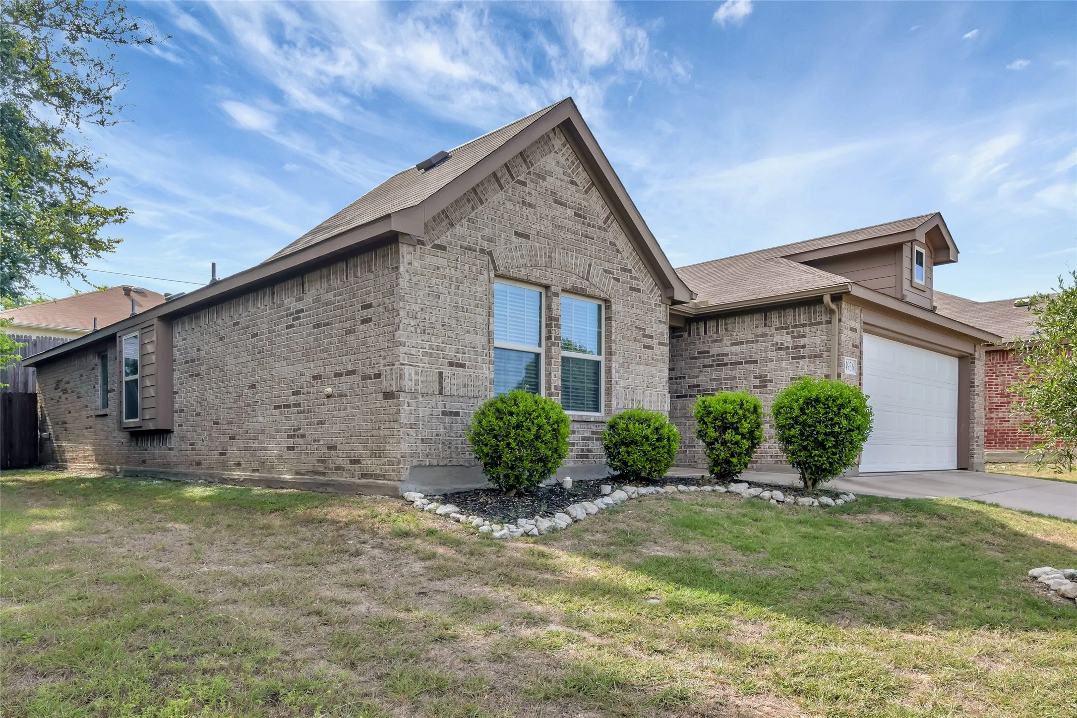 Single Family Residence For Rent in Tarrant County , 4936 Lemon Grove Drive, Fort Worth, Texas 76135, 3 Bedroom, 2 Bathroom, 2 Garage spaces, 1,670 Sqft, built in 2015, mls#21368822, Real Estate Agent in Fort Worth, Homes For Rent in Tarrant county, Homes For Rent in Fort Worth, Realtor in Fort Worth Texas, Real Estate Brokerage Independent Realty Texas, Luminita Cordes Realtor