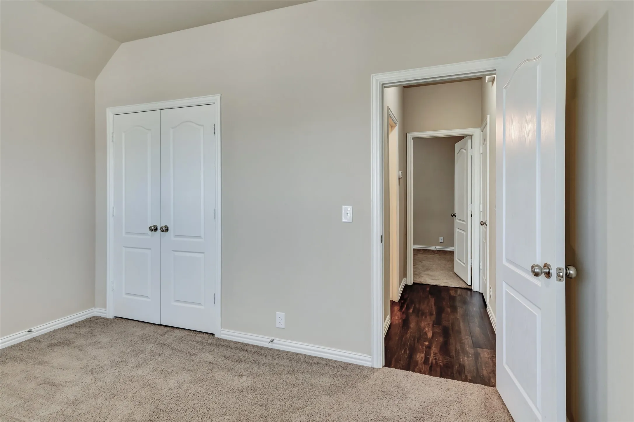 Single Family Residence For Rent in Tarrant County , 4936 Lemon Grove Drive, Fort Worth, Texas 76135, 3 Bedroom, 2 Bathroom, 2 Garage spaces, 1,670 Sqft, built in 2015, mls#21368822, Real Estate Agent in Fort Worth, Homes For Rent in Tarrant county, Homes For Rent in Fort Worth, Realtor in Fort Worth Texas, Real Estate Brokerage Independent Realty Texas, Luminita Cordes Realtor