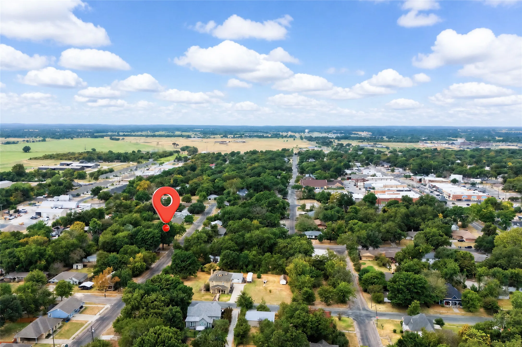 Single Family Residence For Sale in Grayson County , 300 Broadway Street, Whitesboro, Texas 76273, 3 Bedroom, 2 Bathroom, 2 Garage spaces, 1,288 Sqft, built in 1985, mls#21367662, Real Estate Agent in Whitesboro, Homes For Sale in Grayson county, Homes For Sale in Whitesboro, Realtor in Whitesboro Texas, Real Estate Brokerage Independent Realty Texas, Luminita Cordes Realtor