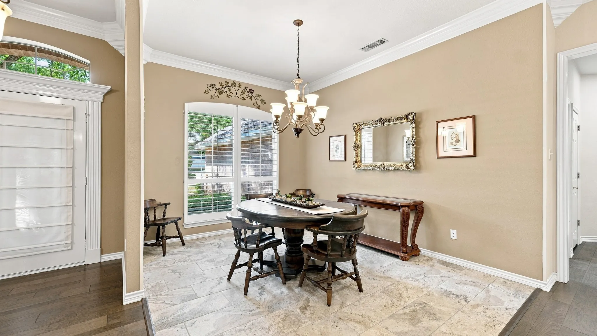 Single Family Residence For Sale in Hood County , 6021 Melrose Circle, Granbury, Texas 76049, 3 Bedroom, 3 Bathroom, 2 Garage spaces, 2,365 Sqft, built in 1997, mls#21362519, Real Estate Agent in Granbury, Homes For Sale in Hood county, Homes For Sale in Granbury, Realtor in Granbury Texas, Real Estate Brokerage Independent Realty Texas, Luminita Cordes Realtor