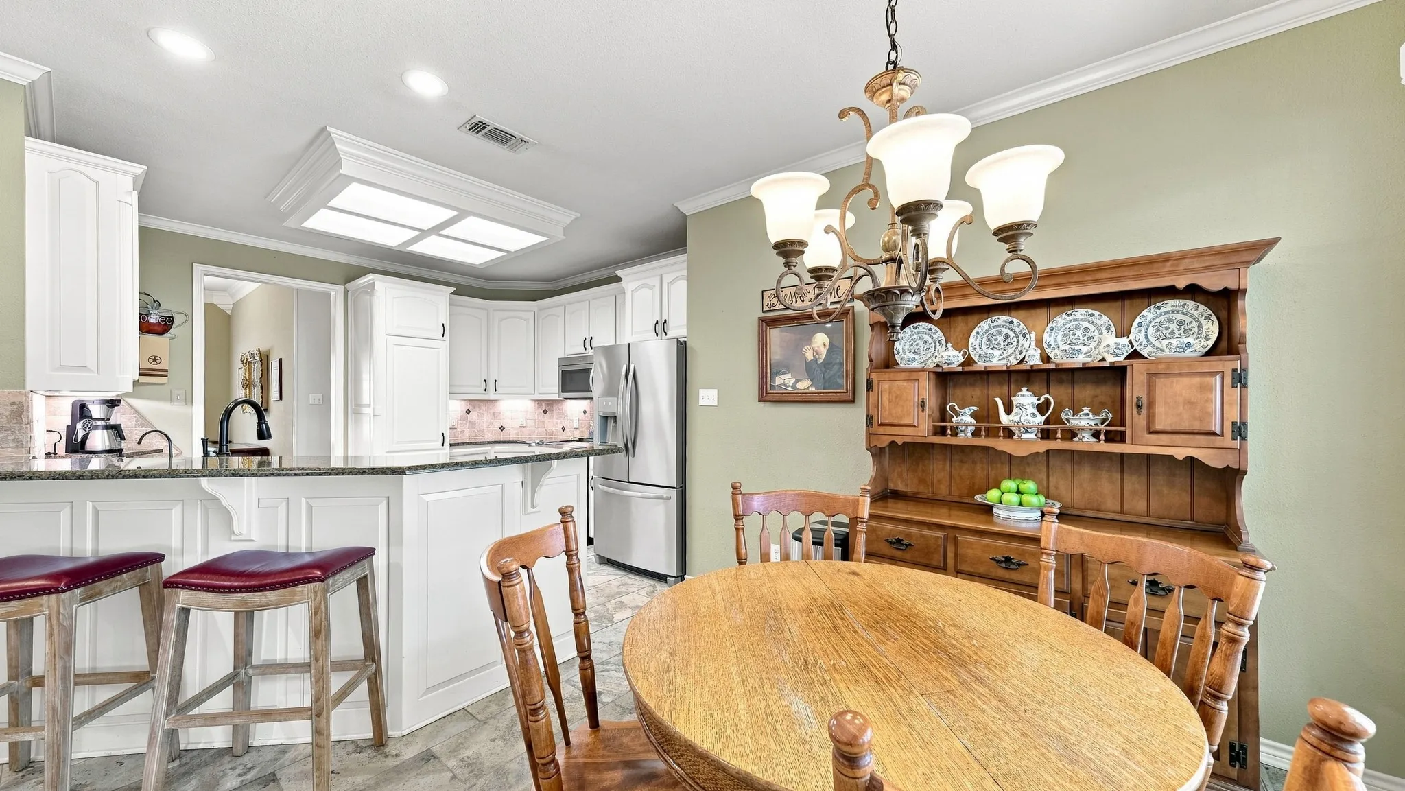 Single Family Residence For Sale in Hood County , 6021 Melrose Circle, Granbury, Texas 76049, 3 Bedroom, 3 Bathroom, 2 Garage spaces, 2,365 Sqft, built in 1997, mls#21362519, Real Estate Agent in Granbury, Homes For Sale in Hood county, Homes For Sale in Granbury, Realtor in Granbury Texas, Real Estate Brokerage Independent Realty Texas, Luminita Cordes Realtor