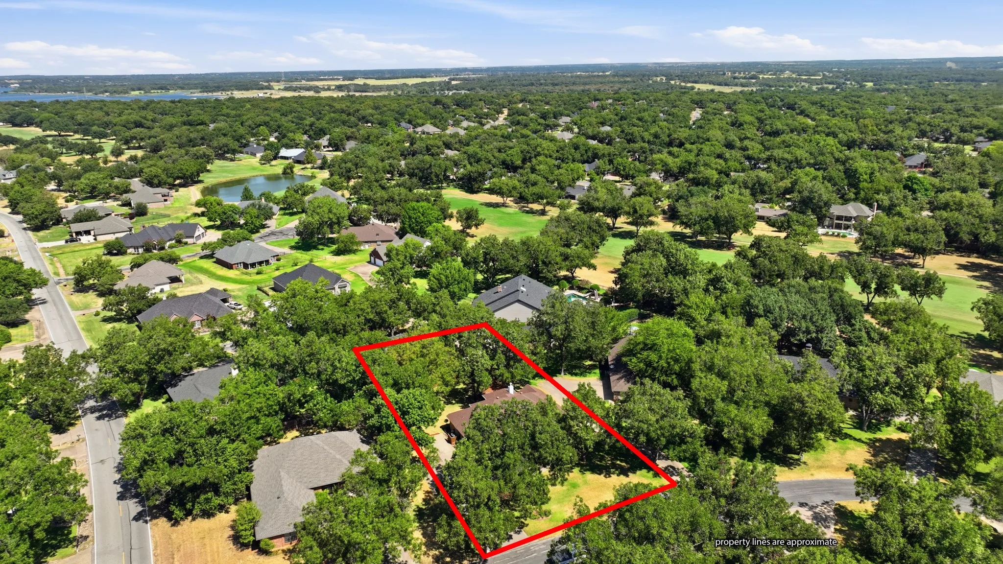 Single Family Residence For Sale in Hood County , 6021 Melrose Circle, Granbury, Texas 76049, 3 Bedroom, 3 Bathroom, 2 Garage spaces, 2,365 Sqft, built in 1997, mls#21362519, Real Estate Agent in Granbury, Homes For Sale in Hood county, Homes For Sale in Granbury, Realtor in Granbury Texas, Real Estate Brokerage Independent Realty Texas, Luminita Cordes Realtor