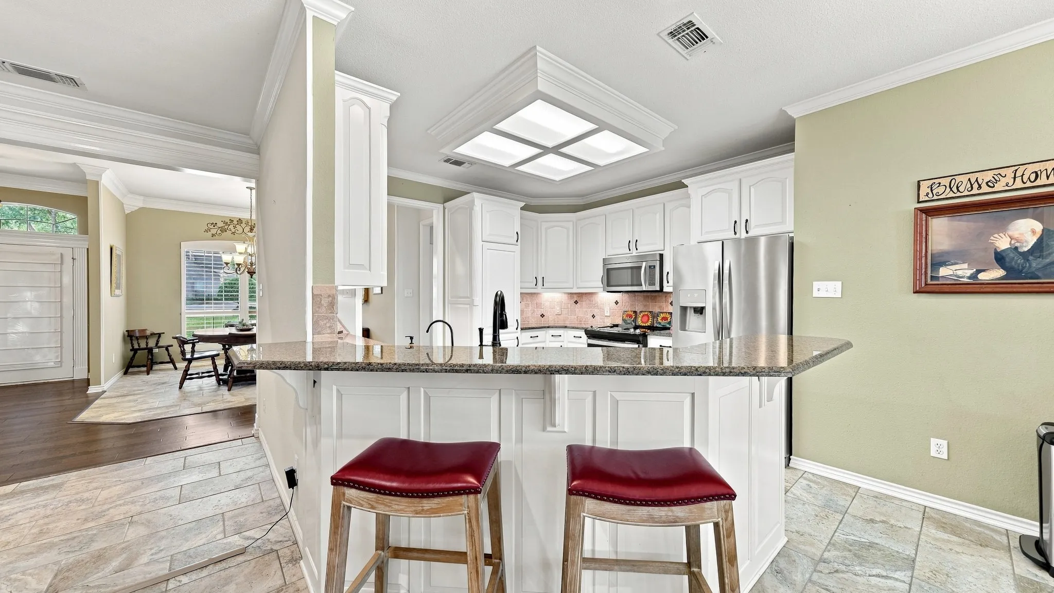 Single Family Residence For Sale in Hood County , 6021 Melrose Circle, Granbury, Texas 76049, 3 Bedroom, 3 Bathroom, 2 Garage spaces, 2,365 Sqft, built in 1997, mls#21362519, Real Estate Agent in Granbury, Homes For Sale in Hood county, Homes For Sale in Granbury, Realtor in Granbury Texas, Real Estate Brokerage Independent Realty Texas, Luminita Cordes Realtor