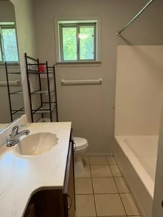 Duplex For Rent in Hood County , 501 Bluebonnet Drive #503, Granbury, Texas 76048, 2 Bedroom, 1 Bathroom, Garage spaces, 887 Sqft, built in 1987, mls#21368832, Real Estate Agent in Granbury, Homes For Rent in Hood county, Homes For Rent in Granbury, Realtor in Granbury Texas, Real Estate Brokerage Independent Realty Texas, Luminita Cordes Realtor