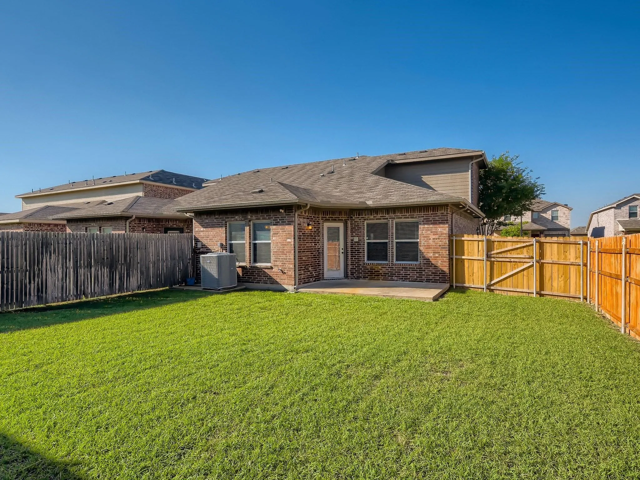 Townhouse For Rent in Dallas County , 3500 Woodshire Avenue, Mesquite, Texas 75181, 3 Bedroom, 2 Bathroom, 1 Garage spaces, 1,586 Sqft, built in 2011, mls#21364210, Real Estate Agent in Mesquite, Homes For Rent in Dallas county, Homes For Rent in Mesquite, Realtor in Mesquite Texas, Real Estate Brokerage Independent Realty Texas, Luminita Cordes Realtor