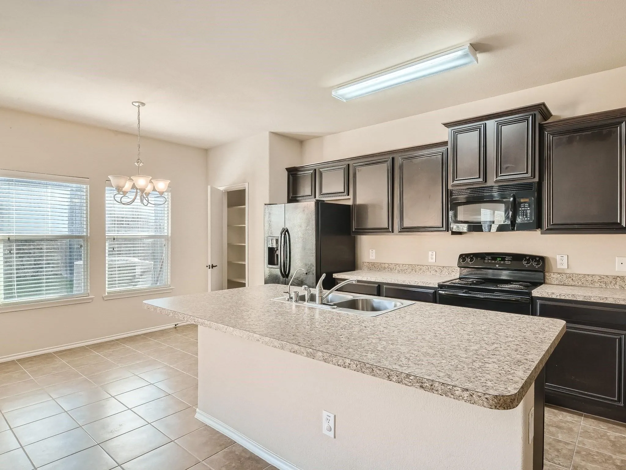 Townhouse For Rent in Dallas County , 3500 Woodshire Avenue, Mesquite, Texas 75181, 3 Bedroom, 2 Bathroom, 1 Garage spaces, 1,586 Sqft, built in 2011, mls#21364210, Real Estate Agent in Mesquite, Homes For Rent in Dallas county, Homes For Rent in Mesquite, Realtor in Mesquite Texas, Real Estate Brokerage Independent Realty Texas, Luminita Cordes Realtor