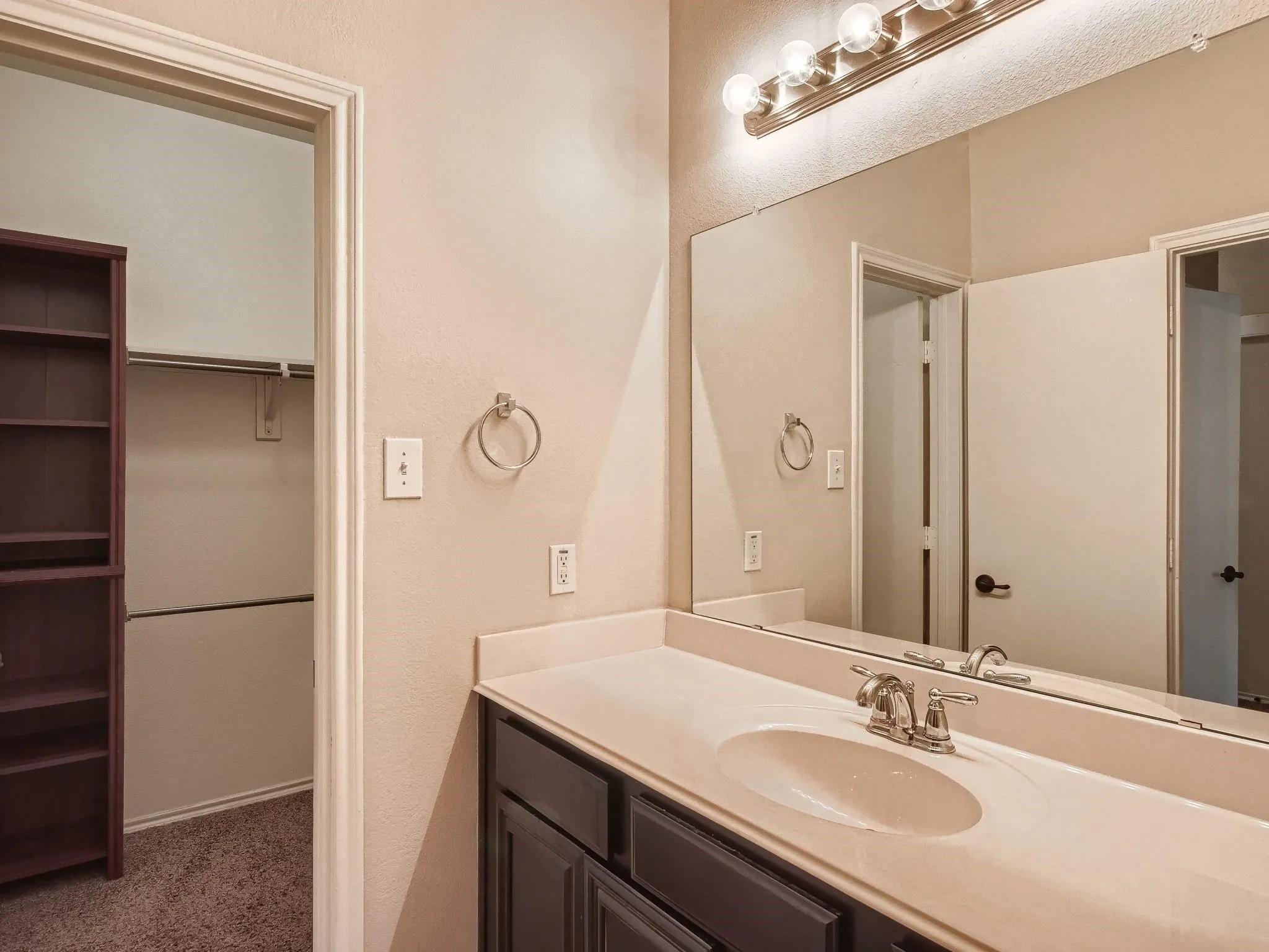 Townhouse For Rent in Dallas County , 3500 Woodshire Avenue, Mesquite, Texas 75181, 3 Bedroom, 2 Bathroom, 1 Garage spaces, 1,586 Sqft, built in 2011, mls#21364210, Real Estate Agent in Mesquite, Homes For Rent in Dallas county, Homes For Rent in Mesquite, Realtor in Mesquite Texas, Real Estate Brokerage Independent Realty Texas, Luminita Cordes Realtor