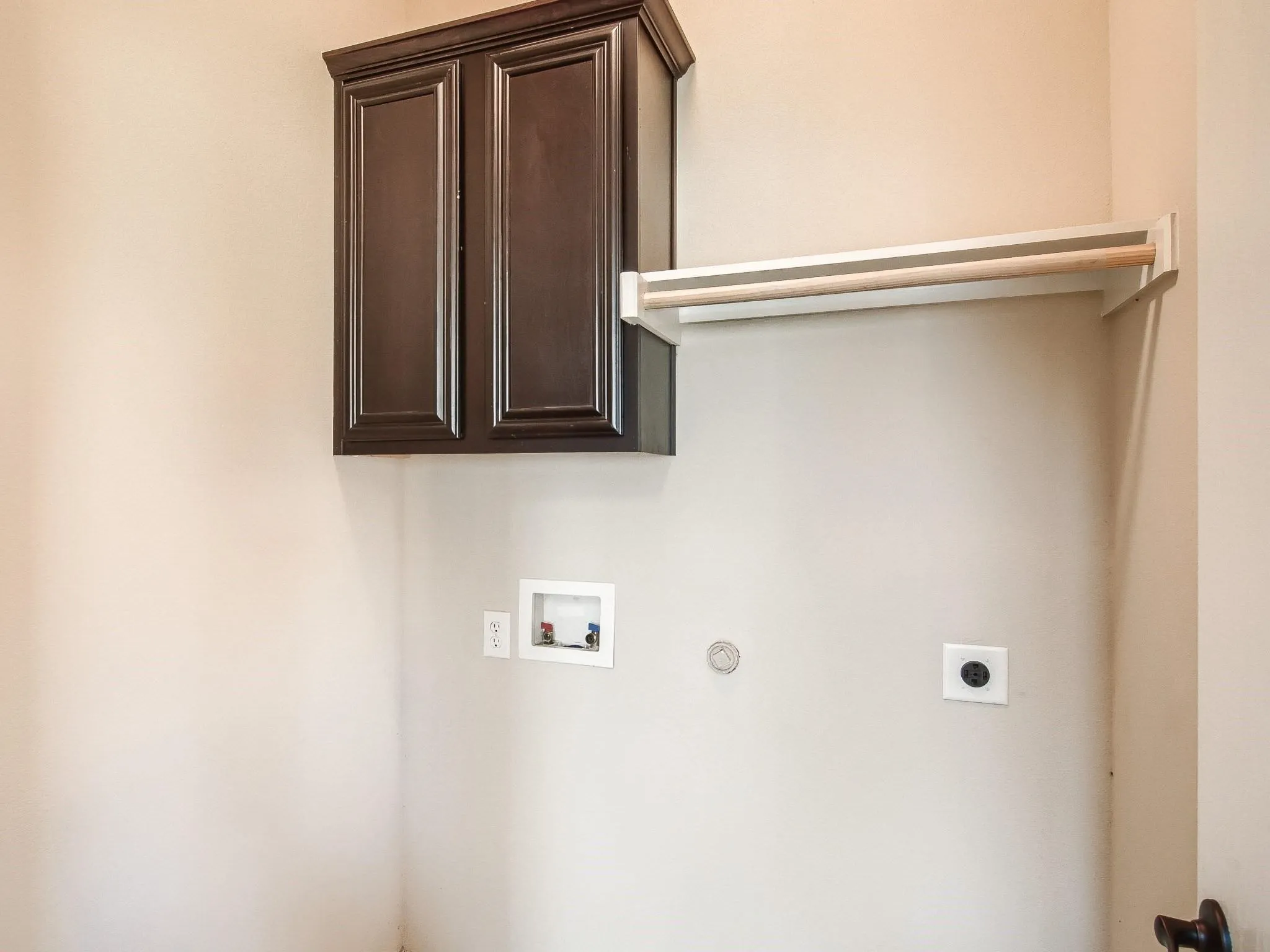 Townhouse For Rent in Dallas County , 3500 Woodshire Avenue, Mesquite, Texas 75181, 3 Bedroom, 2 Bathroom, 1 Garage spaces, 1,586 Sqft, built in 2011, mls#21364210, Real Estate Agent in Mesquite, Homes For Rent in Dallas county, Homes For Rent in Mesquite, Realtor in Mesquite Texas, Real Estate Brokerage Independent Realty Texas, Luminita Cordes Realtor