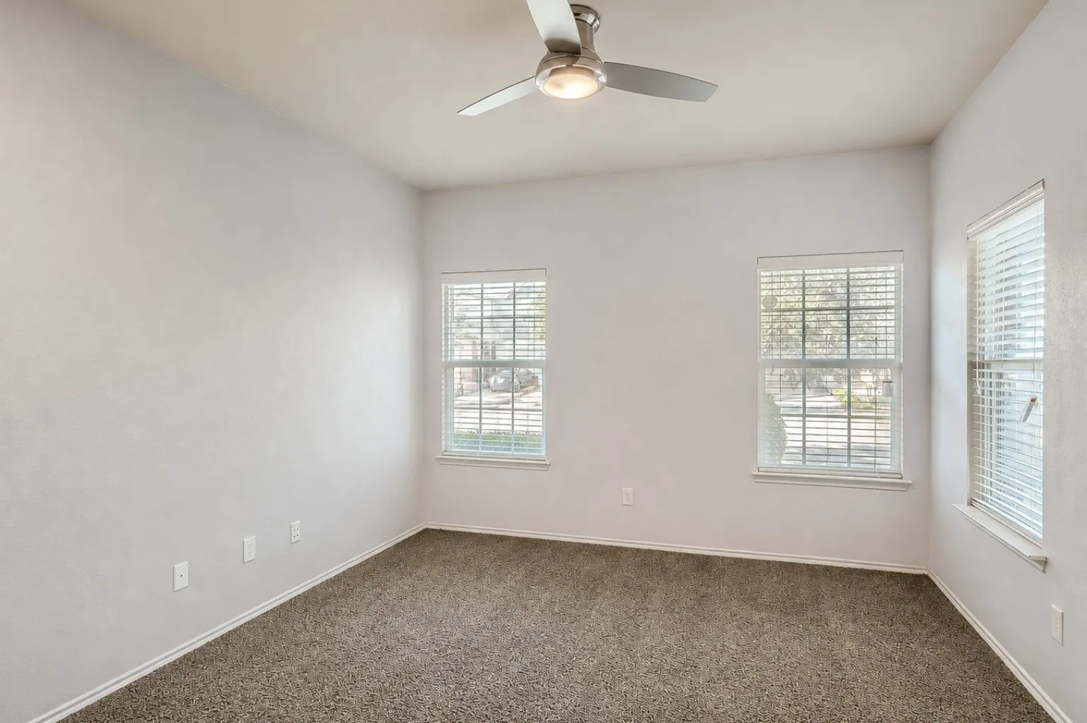 Townhouse For Rent in Dallas County , 3500 Woodshire Avenue, Mesquite, Texas 75181, 3 Bedroom, 2 Bathroom, 1 Garage spaces, 1,586 Sqft, built in 2011, mls#21364210, Real Estate Agent in Mesquite, Homes For Rent in Dallas county, Homes For Rent in Mesquite, Realtor in Mesquite Texas, Real Estate Brokerage Independent Realty Texas, Luminita Cordes Realtor