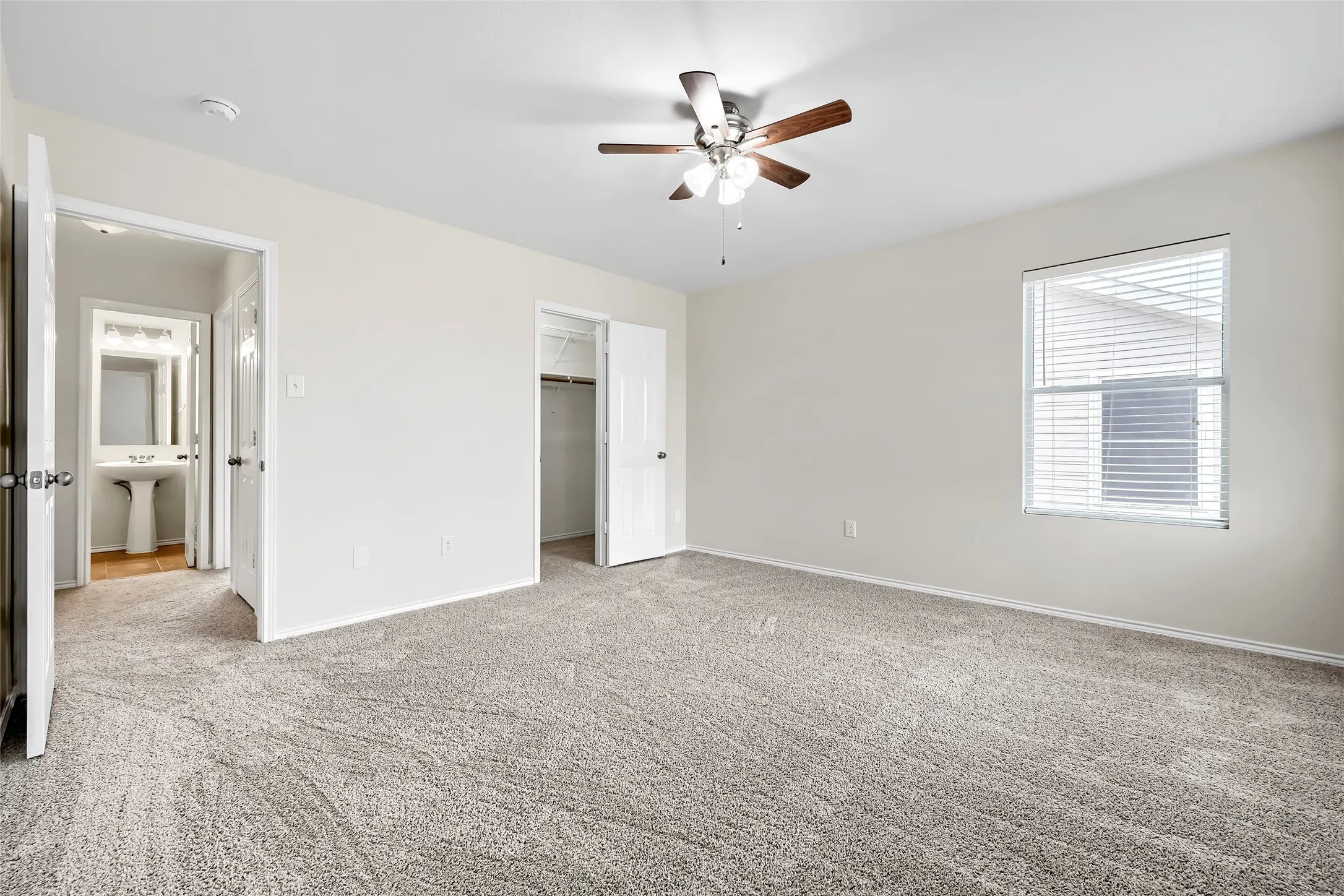 Single Family Residence For Sale in Tarrant County , 2916 Early Fawn Court, Fort Worth, Texas 76108, 3 Bedroom, 2 Bathroom, 2 Garage spaces, 1,552 Sqft, built in 2008, mls#21365607, Real Estate Agent in Fort Worth, Homes For Sale in Tarrant county, Homes For Sale in Fort Worth, Realtor in Fort Worth Texas, Real Estate Brokerage Independent Realty Texas, Luminita Cordes Realtor