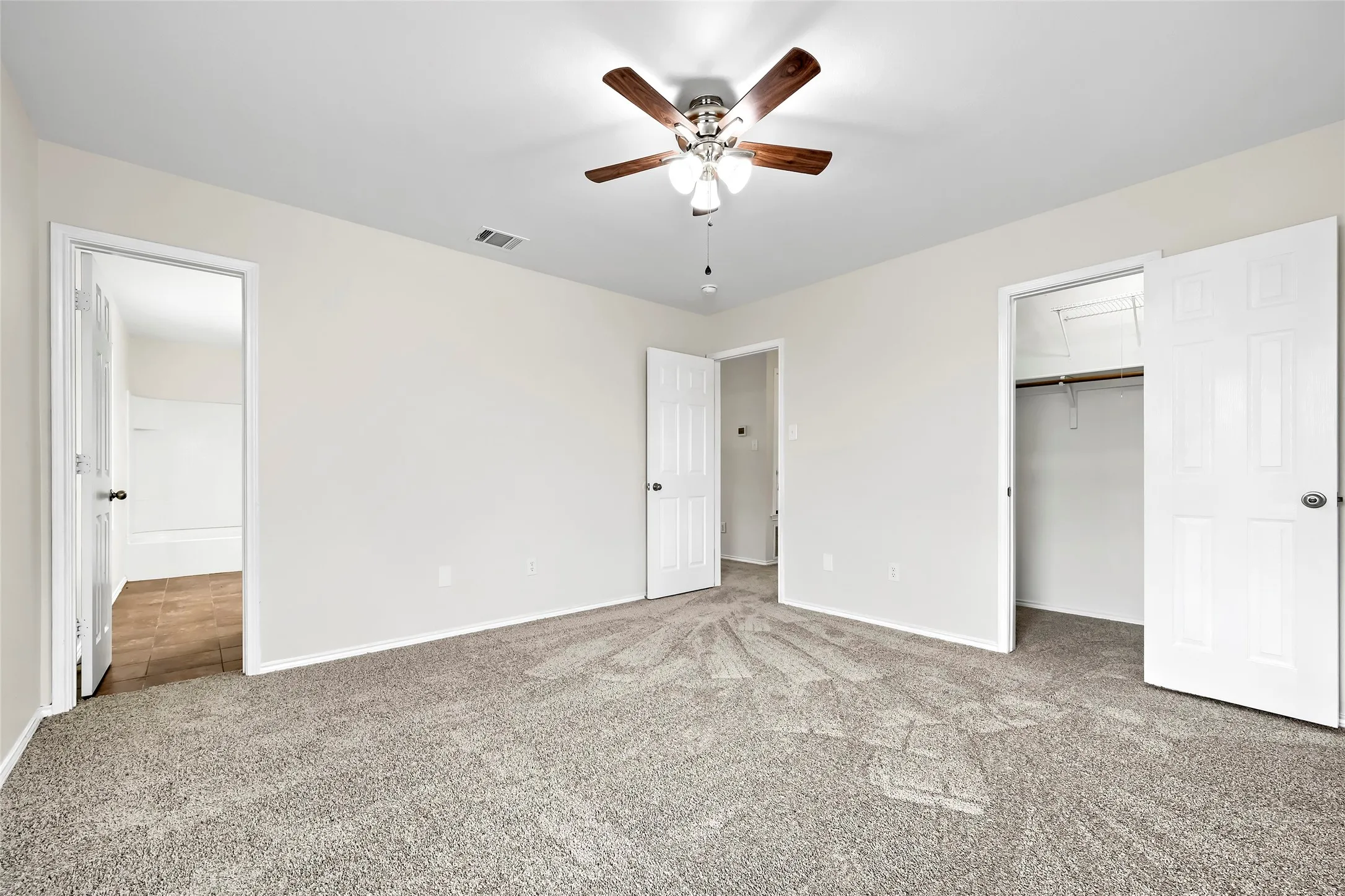 Single Family Residence For Sale in Tarrant County , 2916 Early Fawn Court, Fort Worth, Texas 76108, 3 Bedroom, 2 Bathroom, 2 Garage spaces, 1,552 Sqft, built in 2008, mls#21365607, Real Estate Agent in Fort Worth, Homes For Sale in Tarrant county, Homes For Sale in Fort Worth, Realtor in Fort Worth Texas, Real Estate Brokerage Independent Realty Texas, Luminita Cordes Realtor