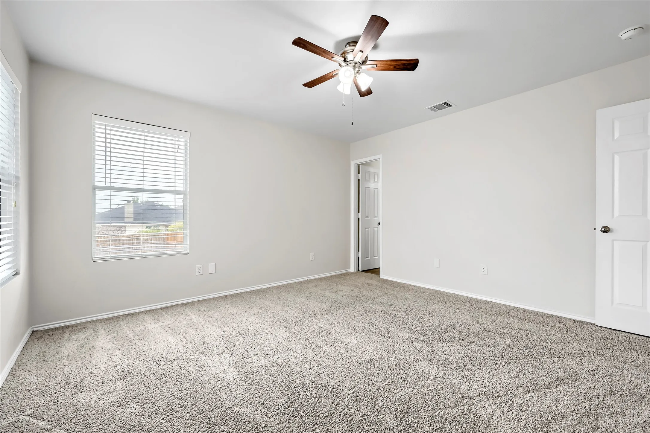 Single Family Residence For Sale in Tarrant County , 2916 Early Fawn Court, Fort Worth, Texas 76108, 3 Bedroom, 2 Bathroom, 2 Garage spaces, 1,552 Sqft, built in 2008, mls#21365607, Real Estate Agent in Fort Worth, Homes For Sale in Tarrant county, Homes For Sale in Fort Worth, Realtor in Fort Worth Texas, Real Estate Brokerage Independent Realty Texas, Luminita Cordes Realtor