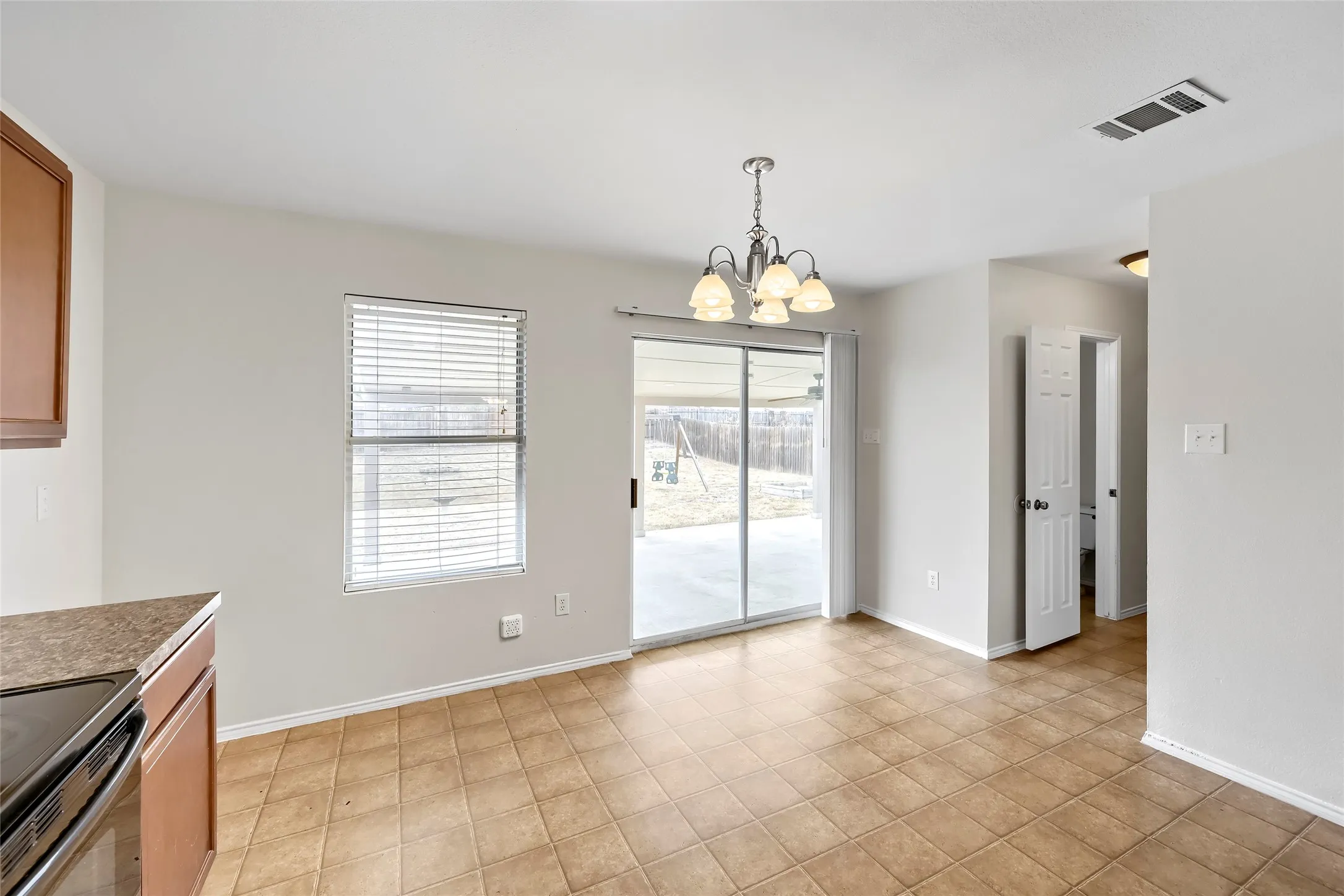 Single Family Residence For Sale in Tarrant County , 2916 Early Fawn Court, Fort Worth, Texas 76108, 3 Bedroom, 2 Bathroom, 2 Garage spaces, 1,552 Sqft, built in 2008, mls#21365607, Real Estate Agent in Fort Worth, Homes For Sale in Tarrant county, Homes For Sale in Fort Worth, Realtor in Fort Worth Texas, Real Estate Brokerage Independent Realty Texas, Luminita Cordes Realtor