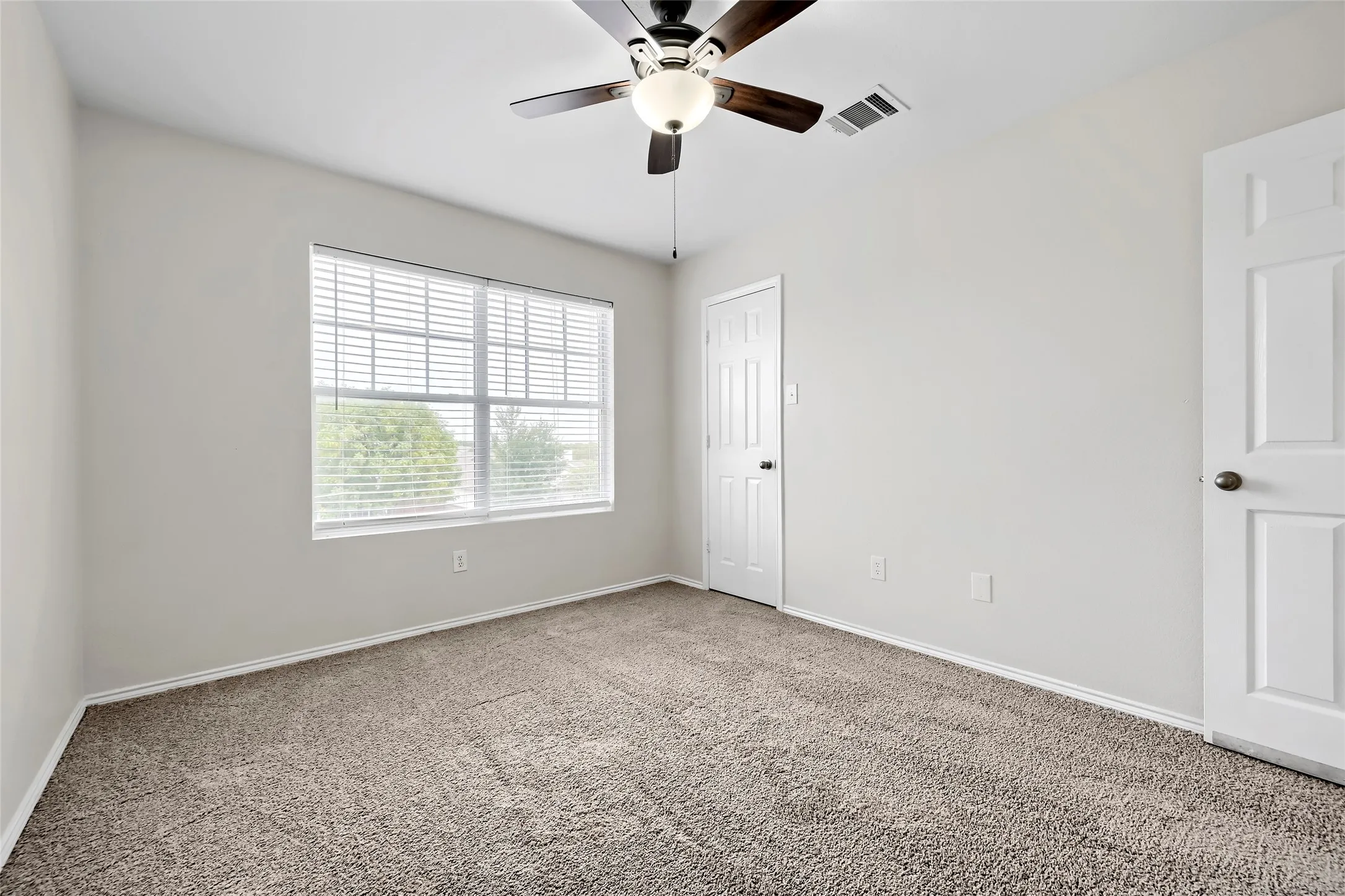 Single Family Residence For Sale in Tarrant County , 2916 Early Fawn Court, Fort Worth, Texas 76108, 3 Bedroom, 2 Bathroom, 2 Garage spaces, 1,552 Sqft, built in 2008, mls#21365607, Real Estate Agent in Fort Worth, Homes For Sale in Tarrant county, Homes For Sale in Fort Worth, Realtor in Fort Worth Texas, Real Estate Brokerage Independent Realty Texas, Luminita Cordes Realtor