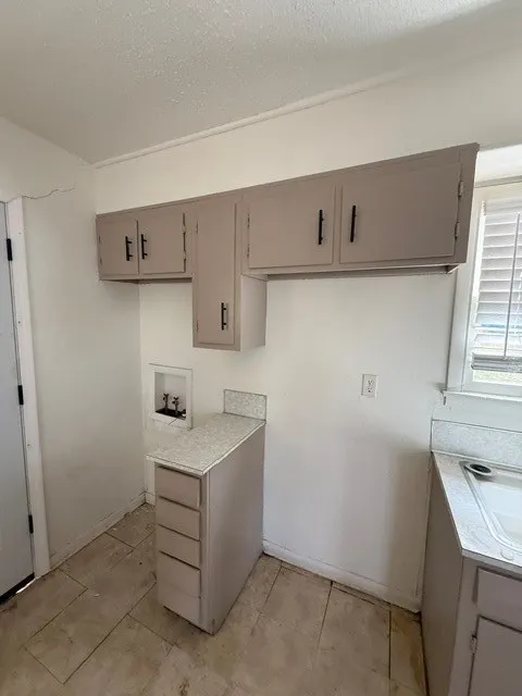 Single Family Residence For Rent in Taylor County , 917 N Danville Drive, Abilene, Texas 79603, 3 Bedroom, 1 Bathroom, 1 Garage spaces, 991 Sqft, built in 1958, mls#21368845, Real Estate Agent in Abilene, Homes For Rent in Taylor county, Homes For Rent in Abilene, Realtor in Abilene Texas, Real Estate Brokerage Independent Realty Texas, Luminita Cordes Realtor