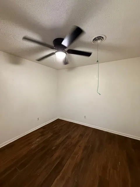 Single Family Residence For Rent in Taylor County , 917 N Danville Drive, Abilene, Texas 79603, 3 Bedroom, 1 Bathroom, 1 Garage spaces, 991 Sqft, built in 1958, mls#21368845, Real Estate Agent in Abilene, Homes For Rent in Taylor county, Homes For Rent in Abilene, Realtor in Abilene Texas, Real Estate Brokerage Independent Realty Texas, Luminita Cordes Realtor