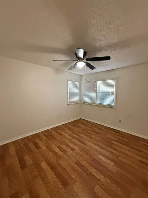 Single Family Residence For Rent in Taylor County , 917 N Danville Drive, Abilene, Texas 79603, 3 Bedroom, 1 Bathroom, 1 Garage spaces, 991 Sqft, built in 1958, mls#21368845, Real Estate Agent in Abilene, Homes For Rent in Taylor county, Homes For Rent in Abilene, Realtor in Abilene Texas, Real Estate Brokerage Independent Realty Texas, Luminita Cordes Realtor