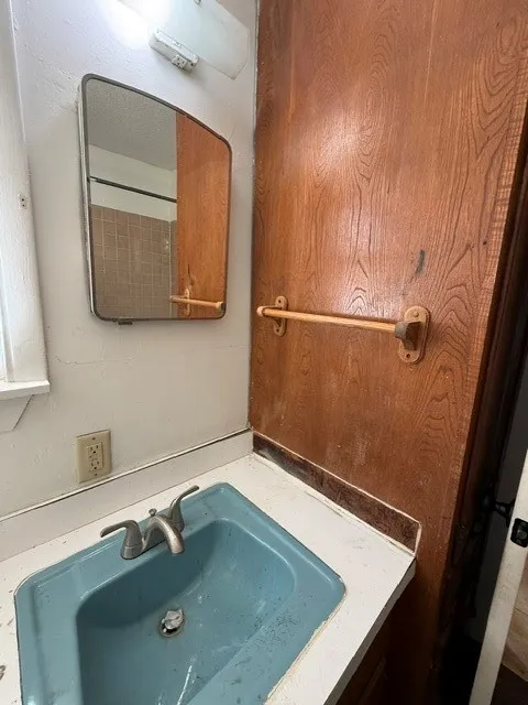 Single Family Residence For Rent in Taylor County , 917 N Danville Drive, Abilene, Texas 79603, 3 Bedroom, 1 Bathroom, 1 Garage spaces, 991 Sqft, built in 1958, mls#21368845, Real Estate Agent in Abilene, Homes For Rent in Taylor county, Homes For Rent in Abilene, Realtor in Abilene Texas, Real Estate Brokerage Independent Realty Texas, Luminita Cordes Realtor